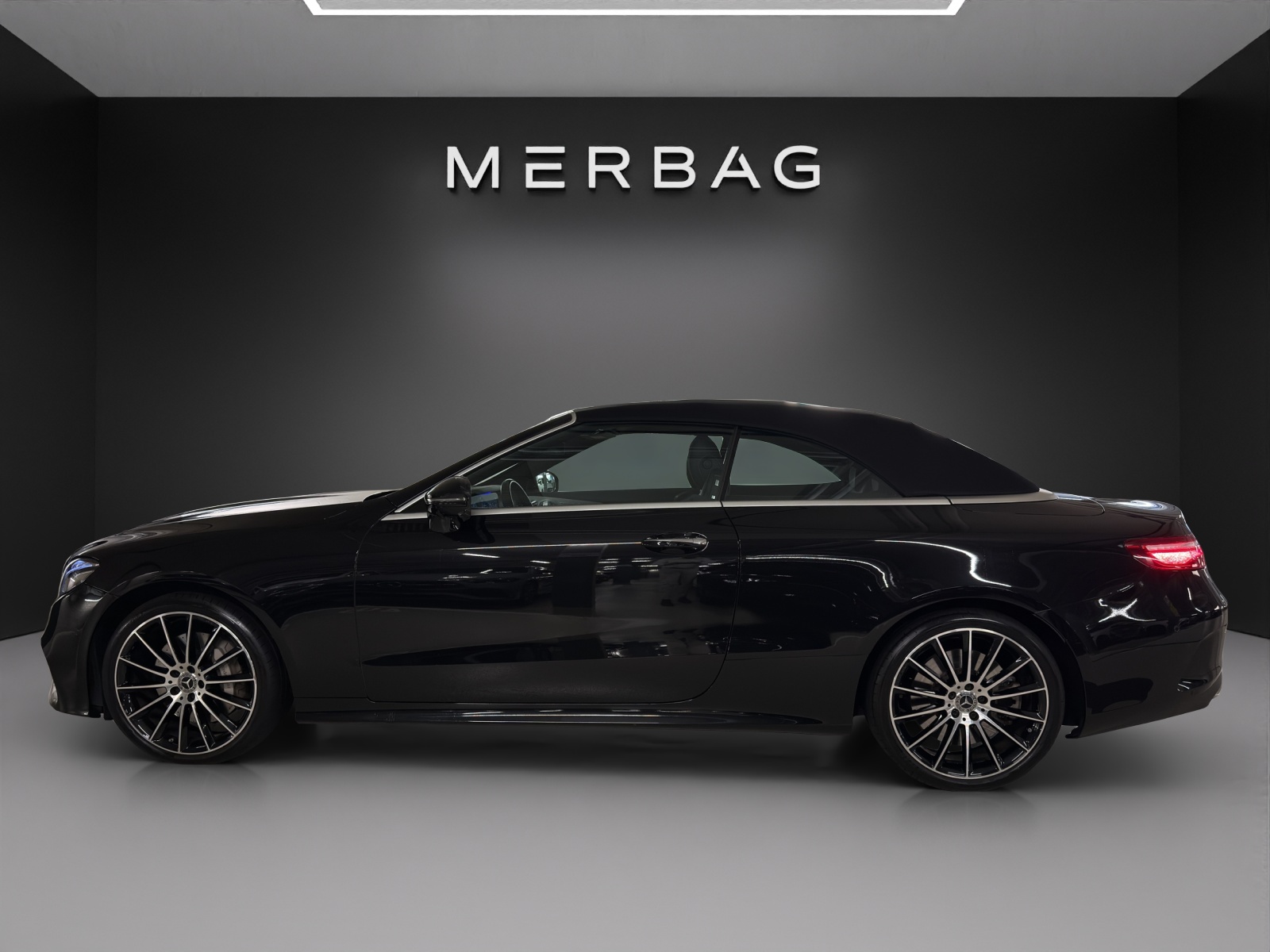 MERCEDES-BENZ E 450 Cabriolet AMG Line 4 Matic 9G-Tronic-image-5