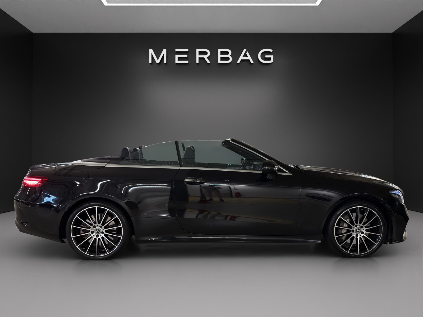 MERCEDES-BENZ E 450 Cabriolet AMG Line 4 Matic 9G-Tronic-image-6