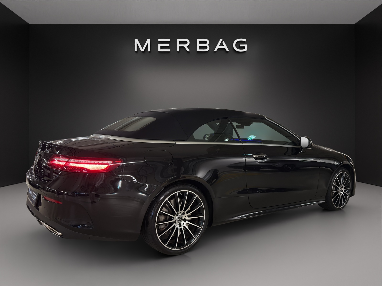 MERCEDES-BENZ E 450 Cabriolet AMG Line 4 Matic 9G-Tronic-image-11