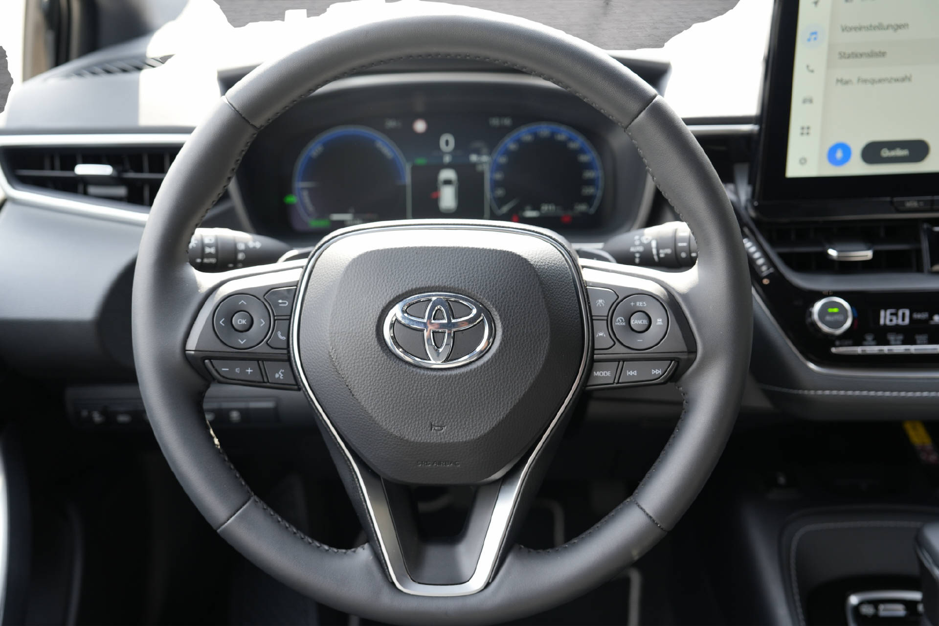 TOYOTA Corolla Touring Sports 2.0 HSD Trend-image-11