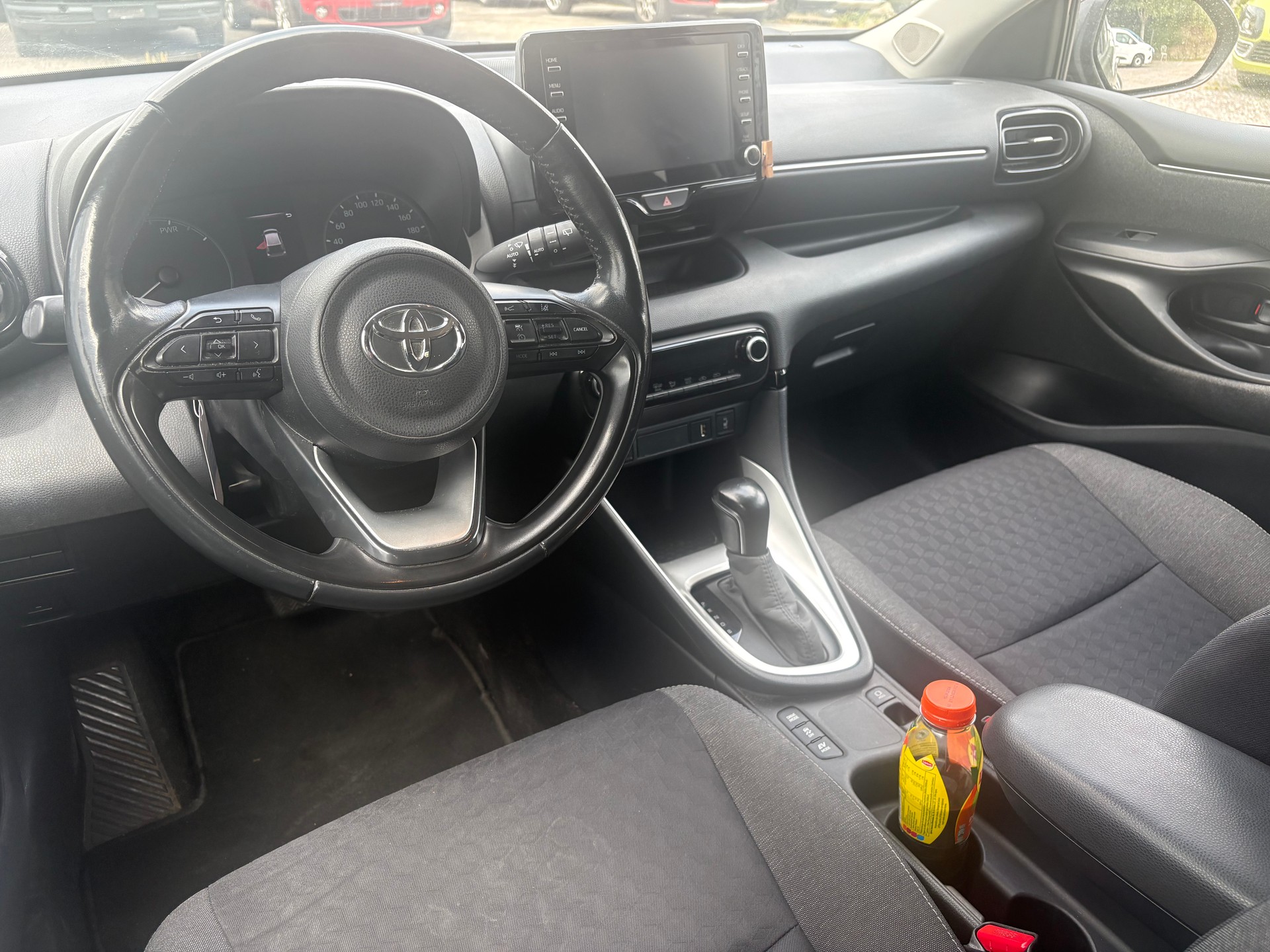 TOYOTA Yaris 1.5 Pop e-CVT-image-2