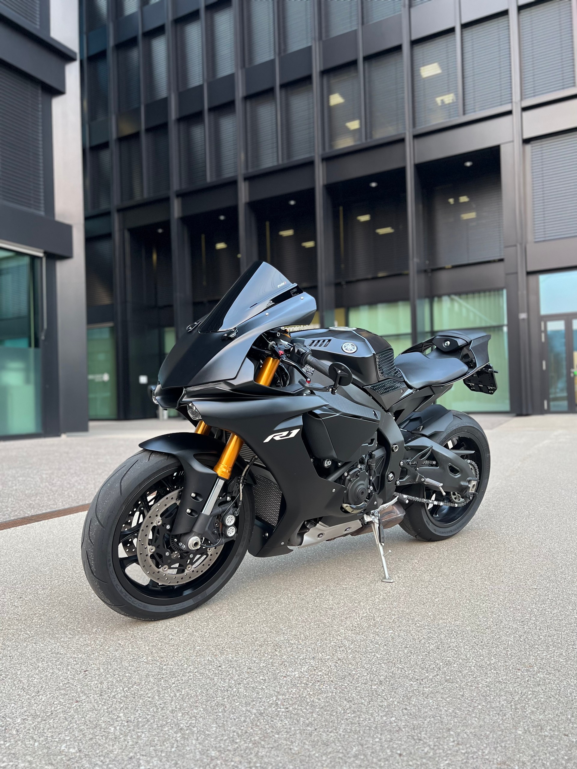 YAMAHA YZF-R1 ABS
