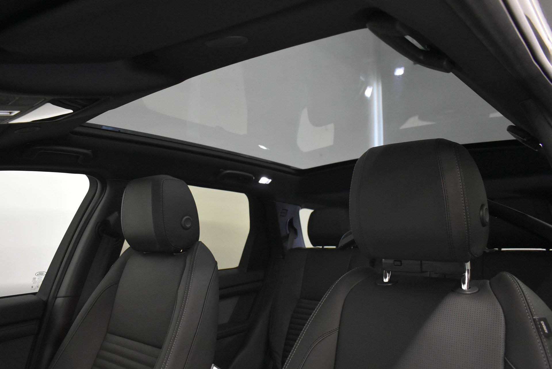 LAND ROVER Discovery Sport 1.5 T 270e Dynamic HSE-image-5