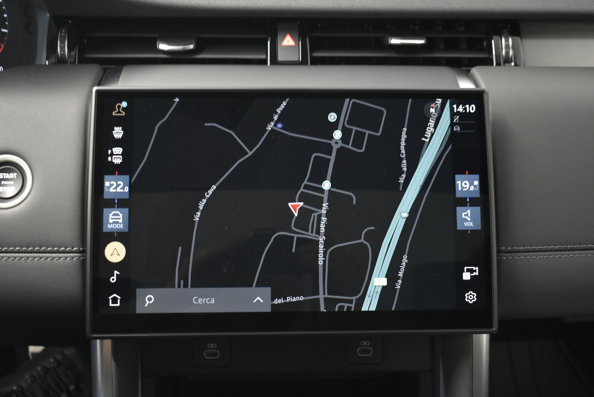 LAND ROVER Discovery Sport 1.5 T 270e Dynamic HSE-image-9