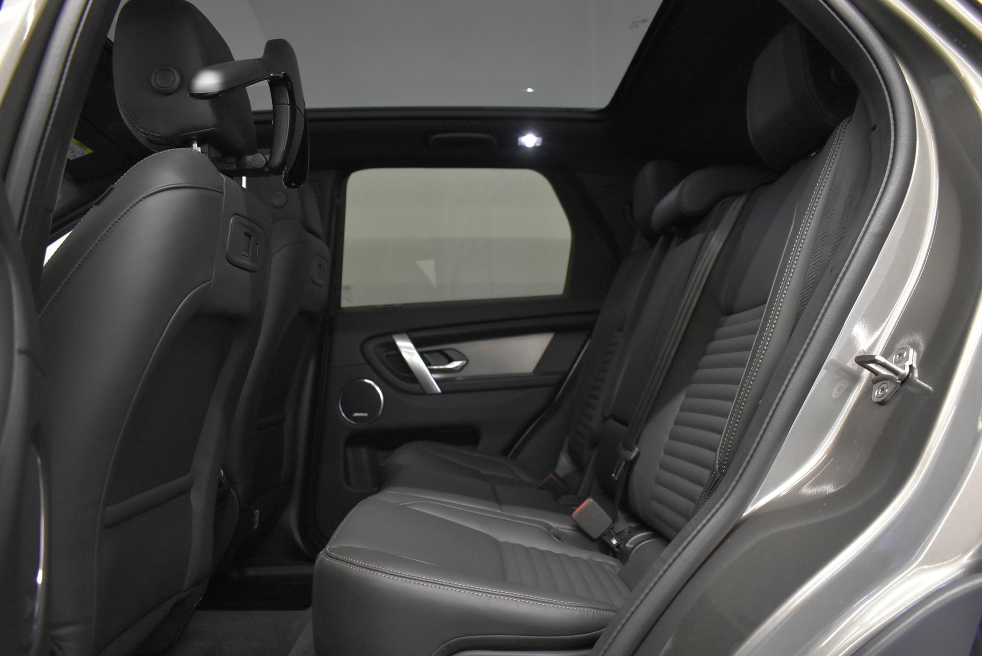 LAND ROVER Discovery Sport 1.5 T 270e Dynamic HSE-image-10