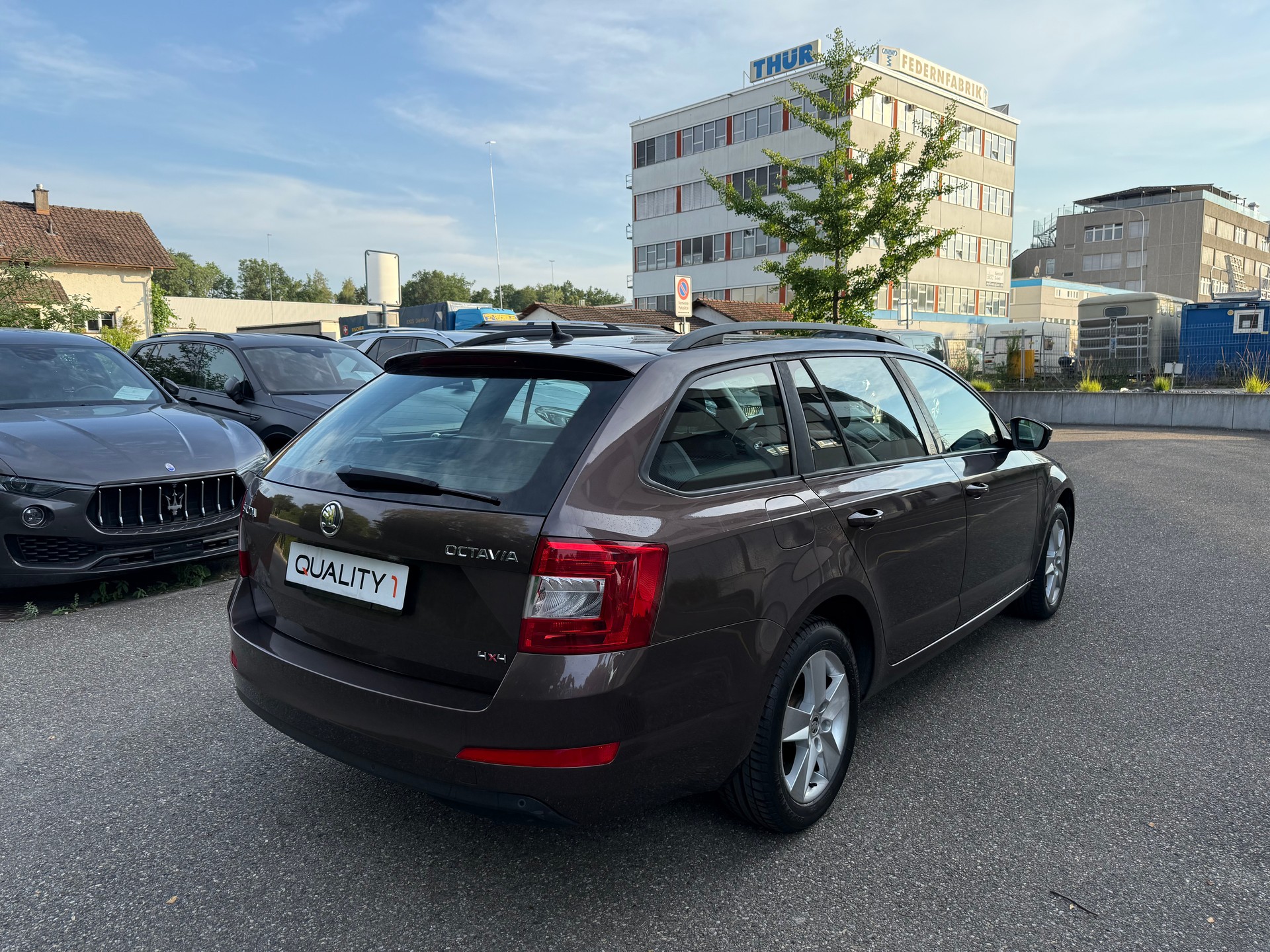 SKODA Octavia Combi 1.8 TSI Ambition 4x4 DSG-image-4