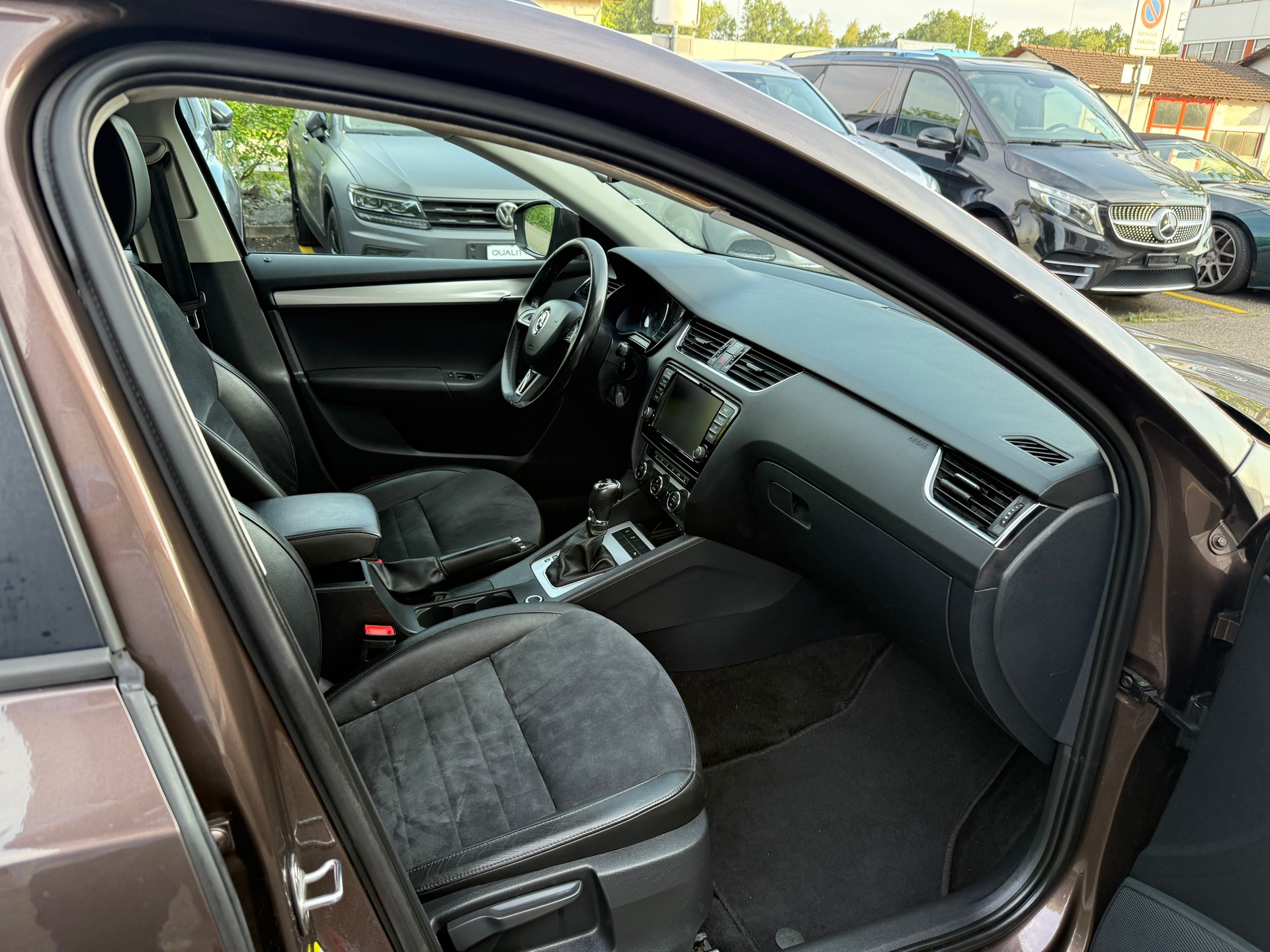 SKODA Octavia Combi 1.8 TSI Ambition 4x4 DSG-image-7