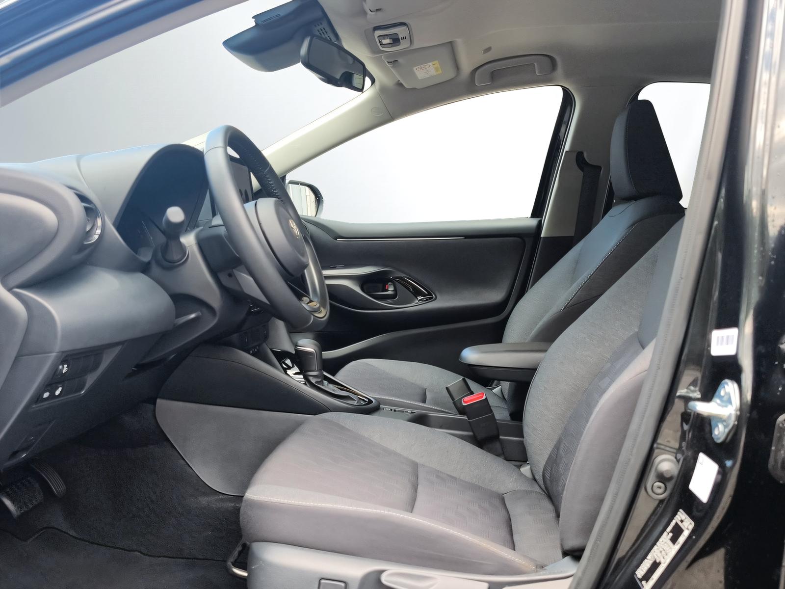 TOYOTA Yaris 1.5 VVT-i HSD Trend-image-2