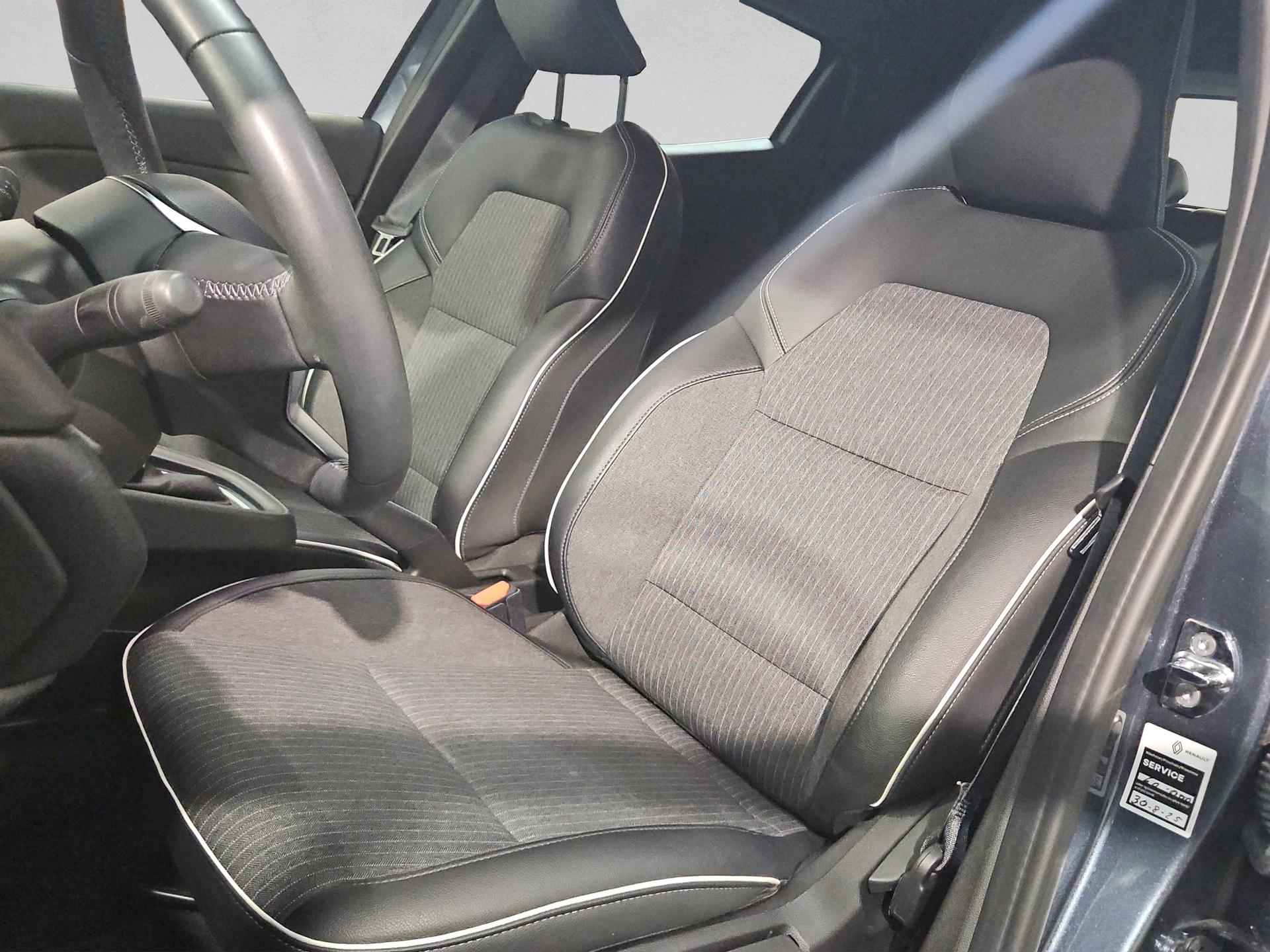 RENAULT Clio 1.6 E-Tech Intens-image-8