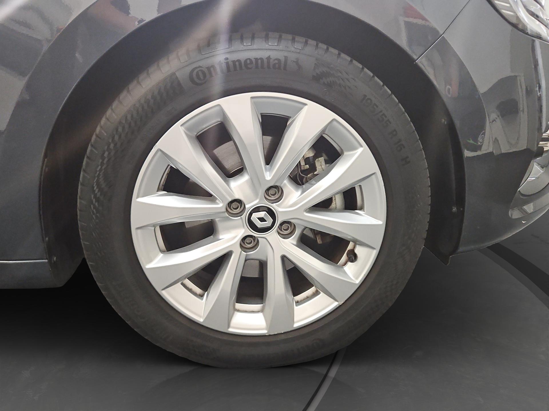 RENAULT Clio 1.6 E-Tech Intens-image-17