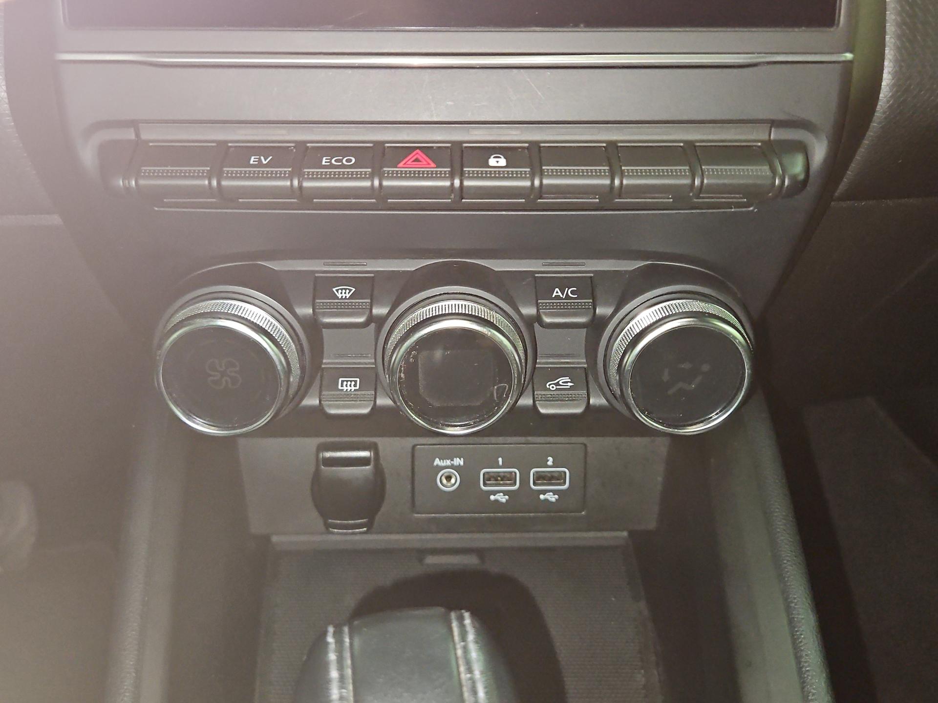RENAULT Clio 1.6 E-Tech Intens-image-19