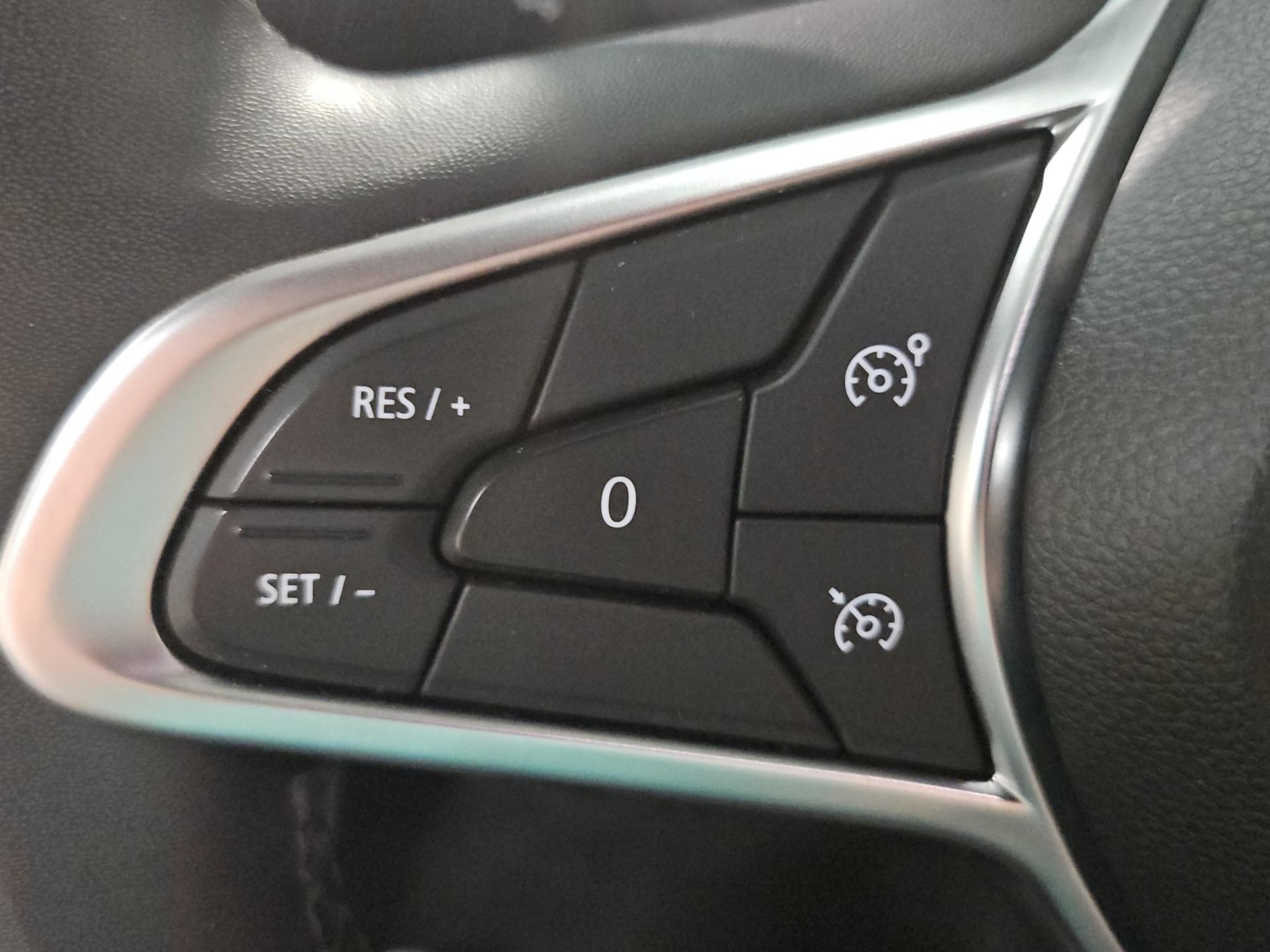 RENAULT Clio 1.6 E-Tech Intens-image-20