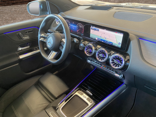 MERCEDES-BENZ GLA 250 4Matic 8G-DCT-image-14