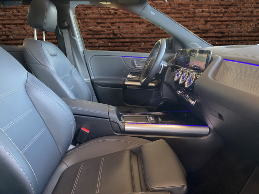 MERCEDES-BENZ GLA 250 4Matic 8G-DCT-image-11