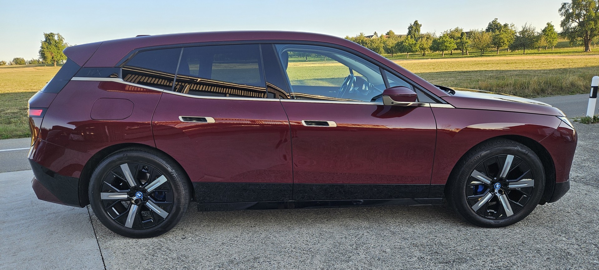 BMW iX xDrive40 mit Werksgarantie und 10 Jahren Gratisservice.-image-7