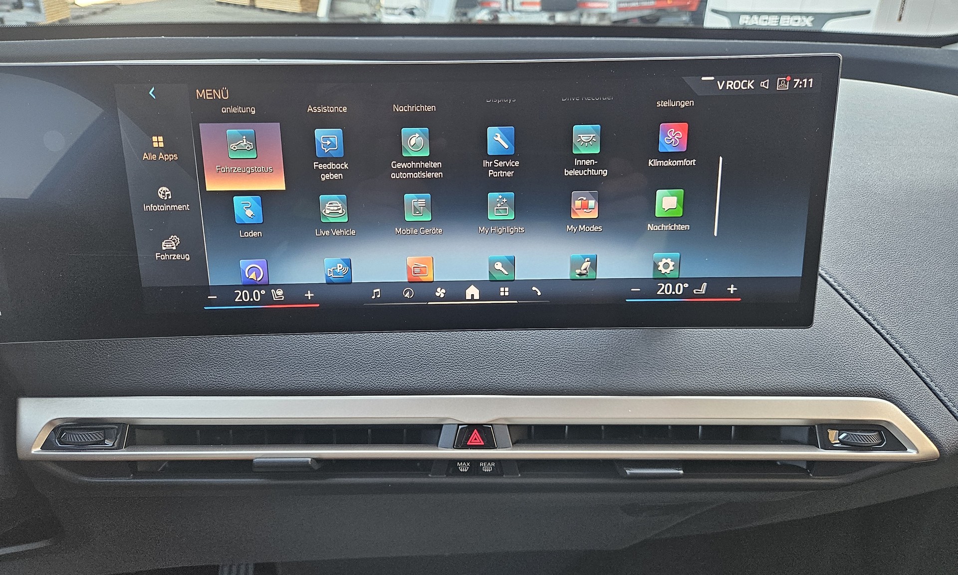 BMW iX xDrive40 mit Werksgarantie und 10 Jahren Gratisservice.-image-14