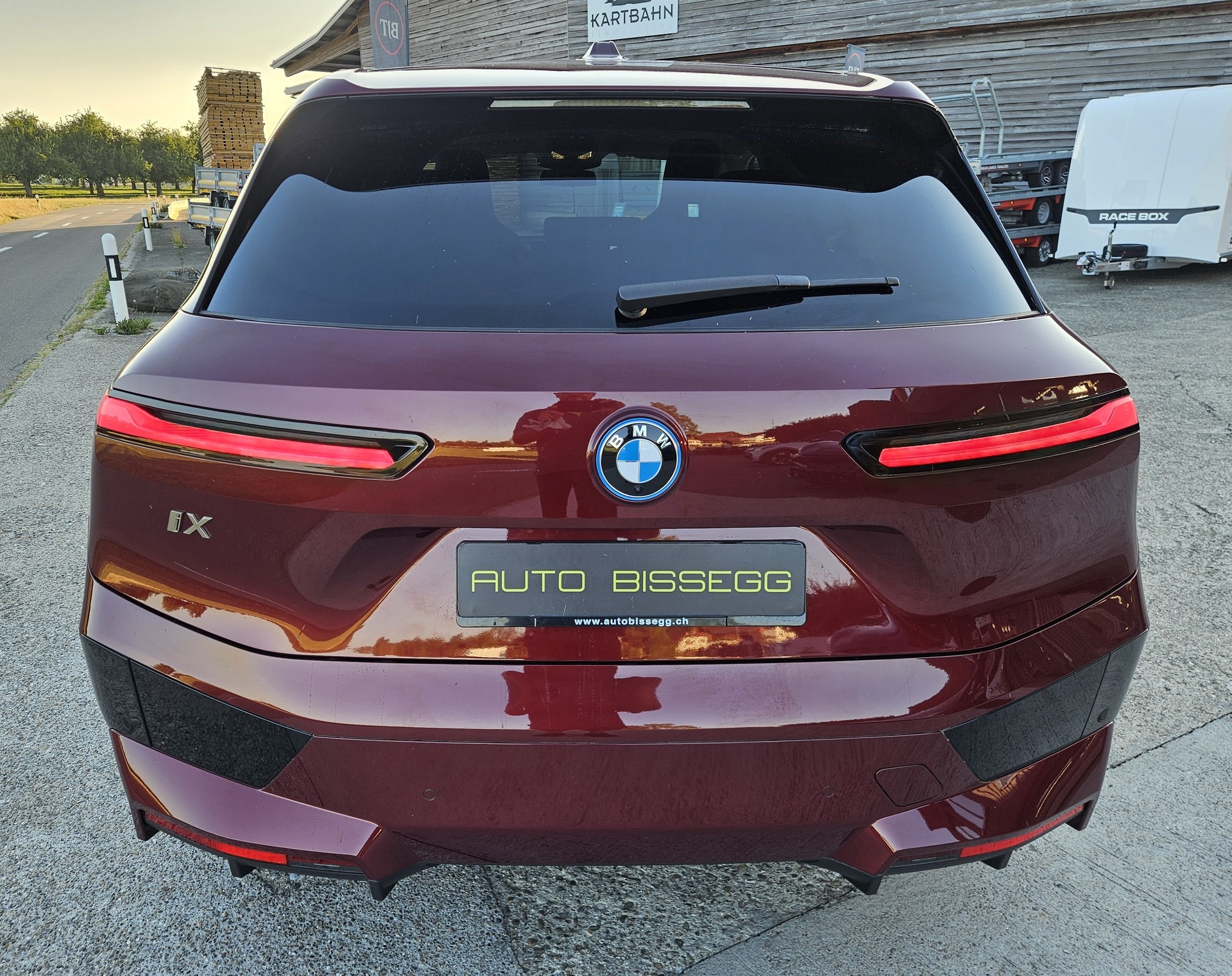 BMW iX xDrive40 mit Werksgarantie und 10 Jahren Gratisservice.-image-5