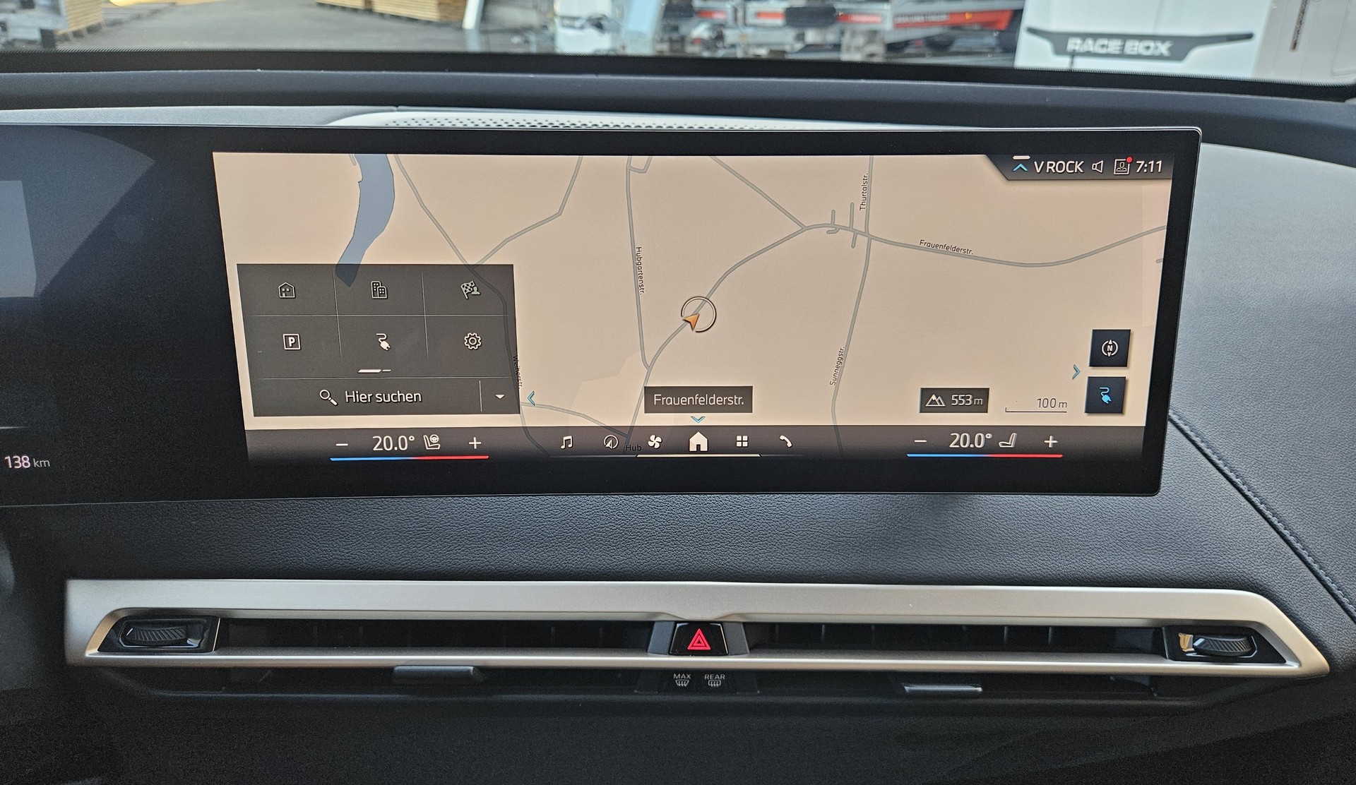 BMW iX xDrive40 mit Werksgarantie und 10 Jahren Gratisservice.-image-18