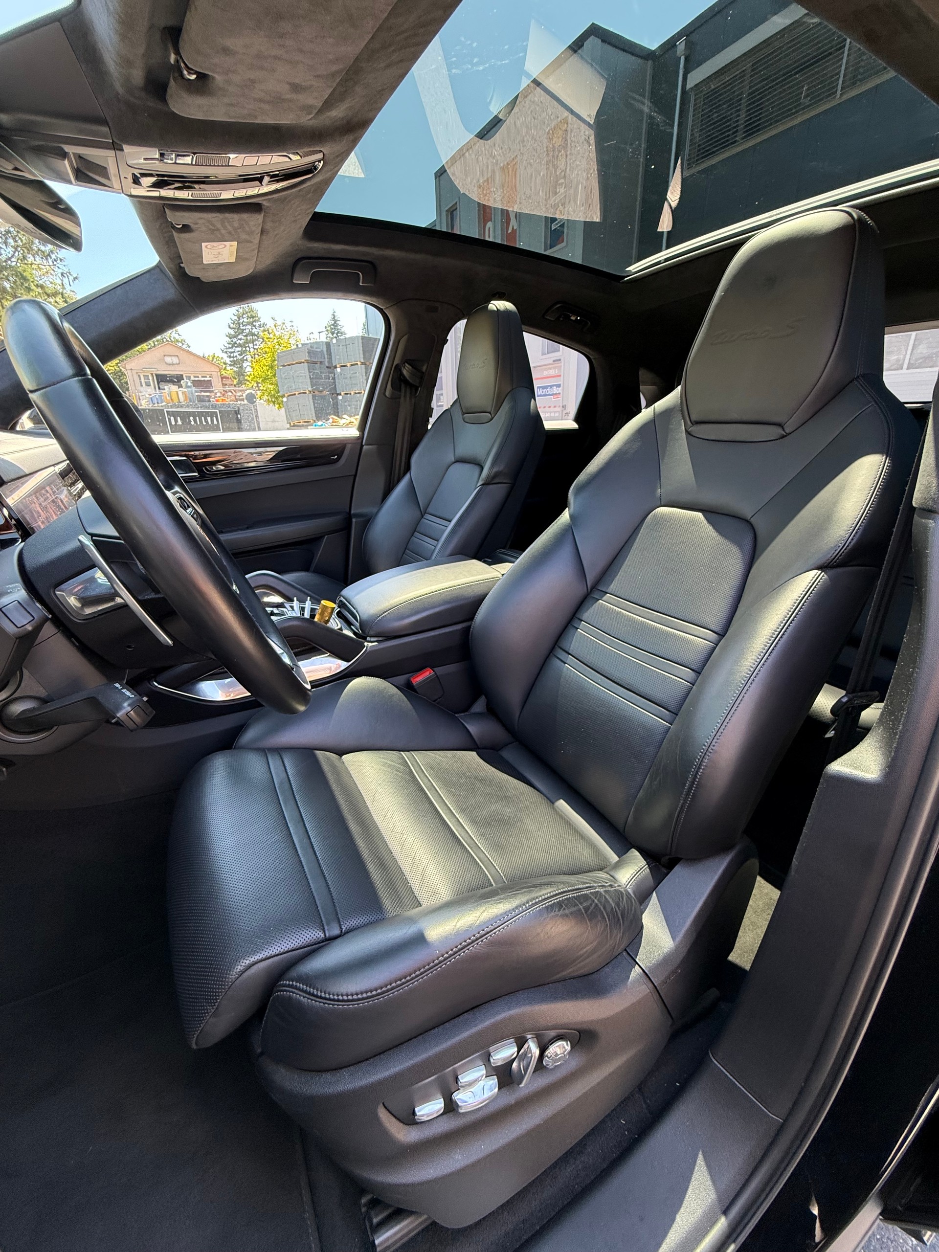 PORSCHE Cayenne Turbo Coupé S E-Hybrid-image-10
