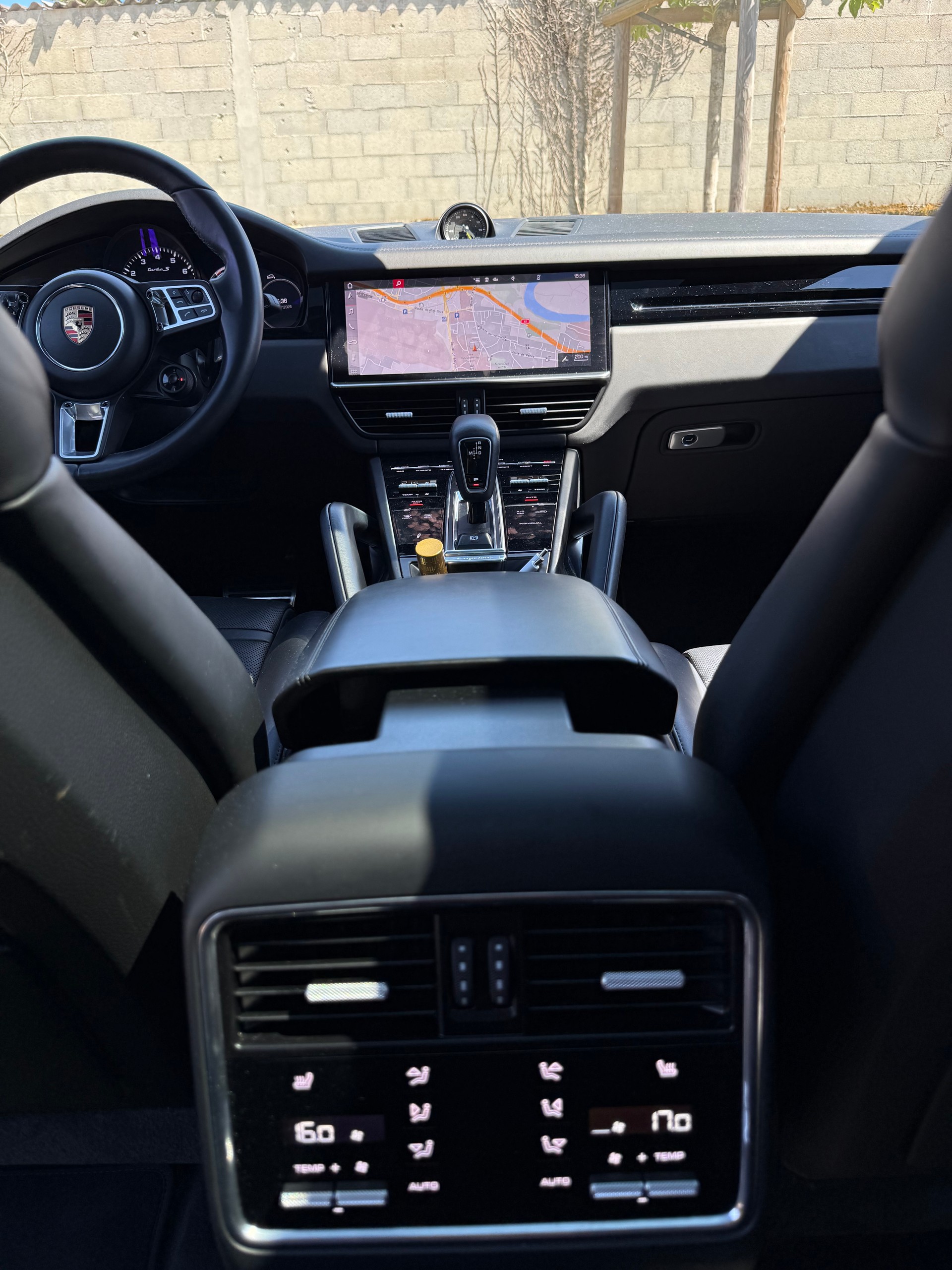 PORSCHE Cayenne Turbo Coupé S E-Hybrid-image-7