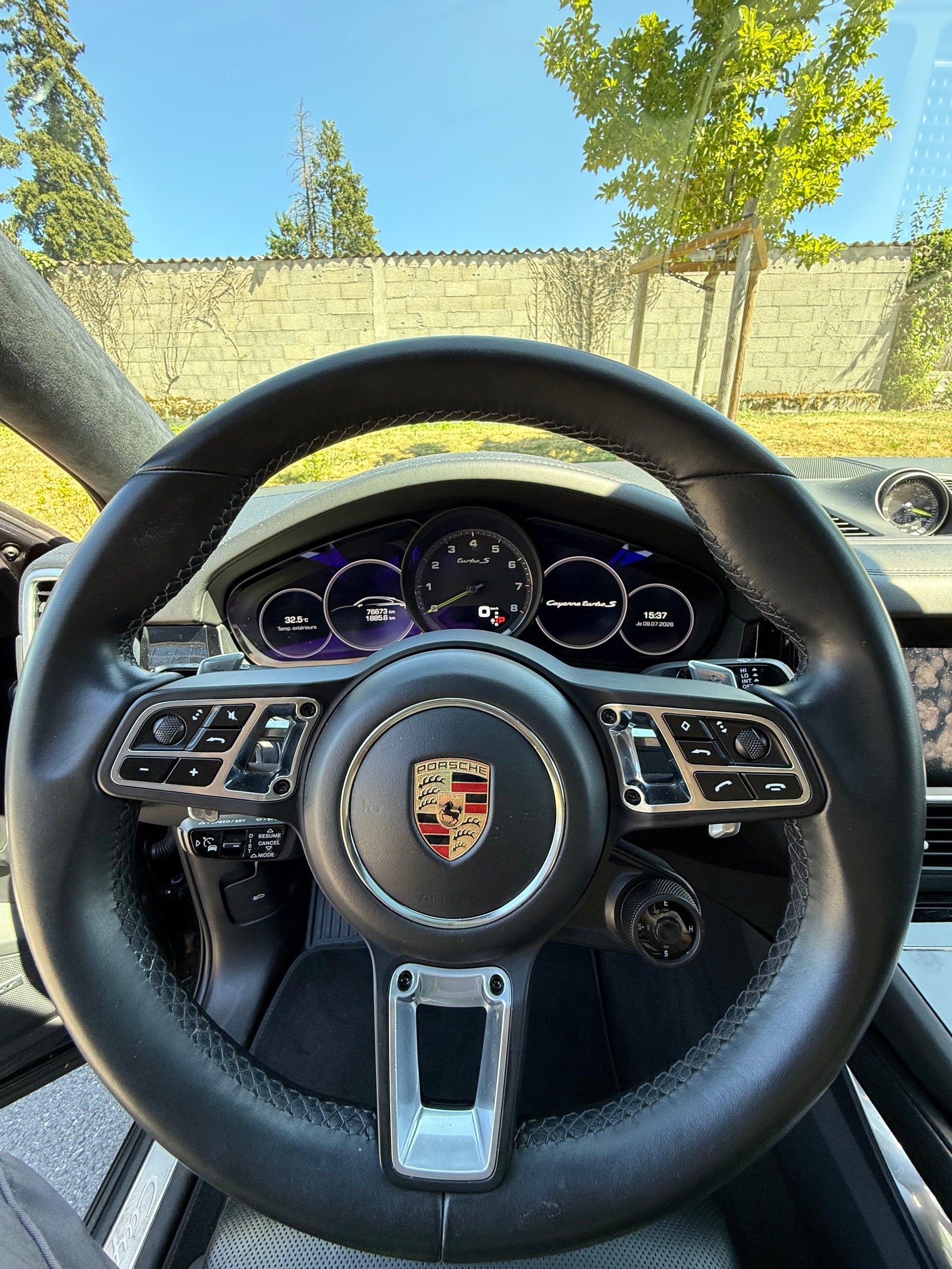 PORSCHE Cayenne Turbo Coupé S E-Hybrid-image-12