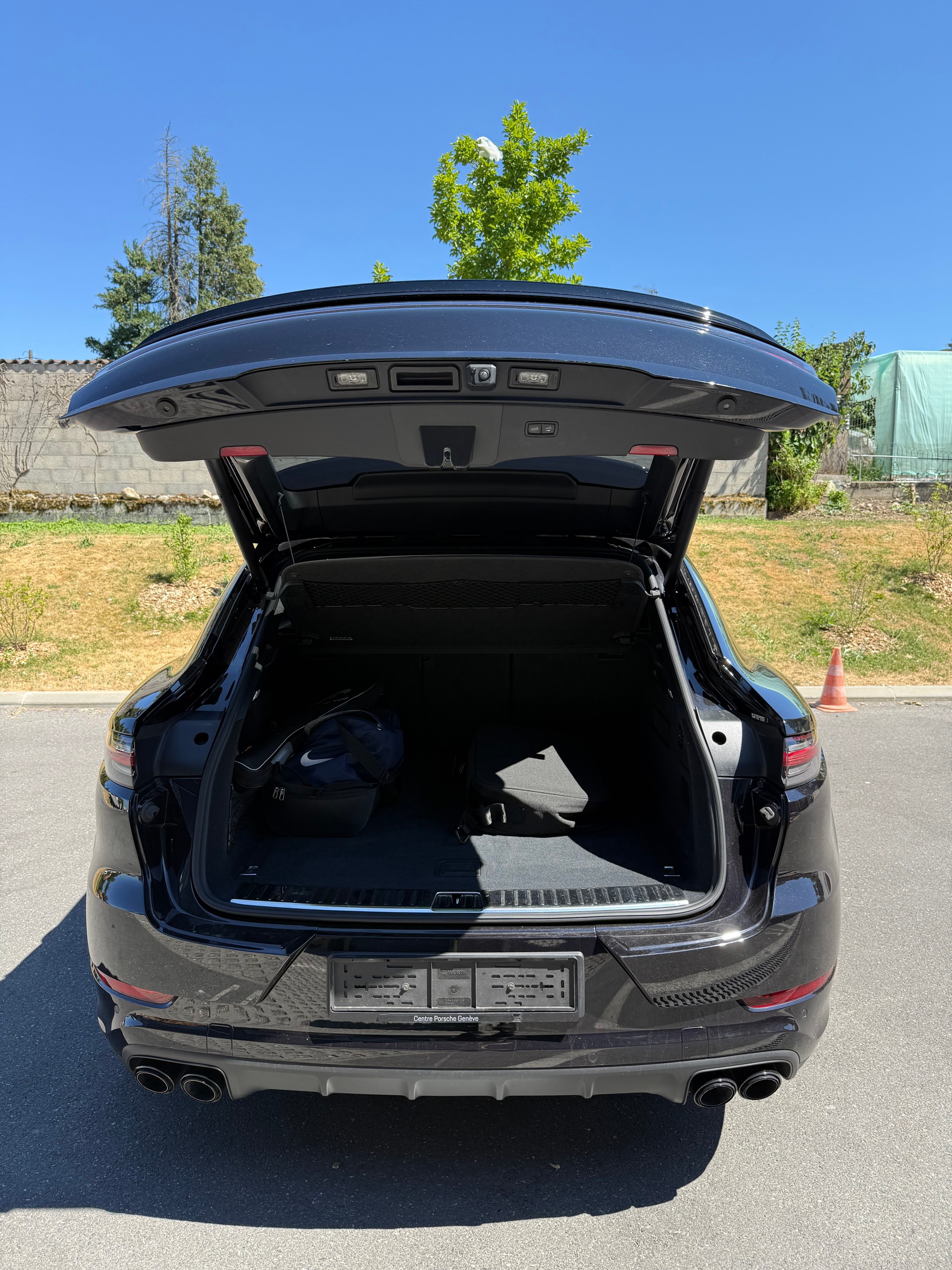 PORSCHE Cayenne Turbo Coupé S E-Hybrid-image-6