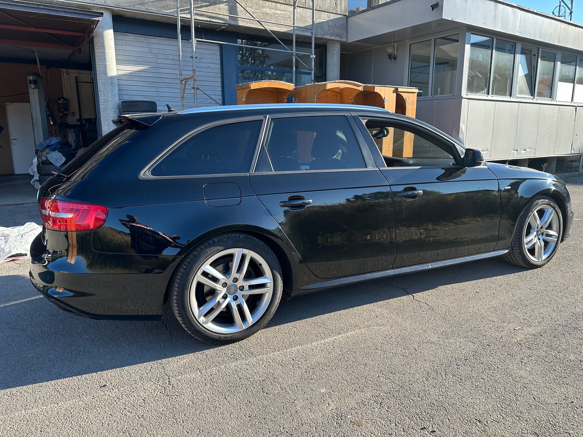 AUDI A4 ALLROAD-image-1