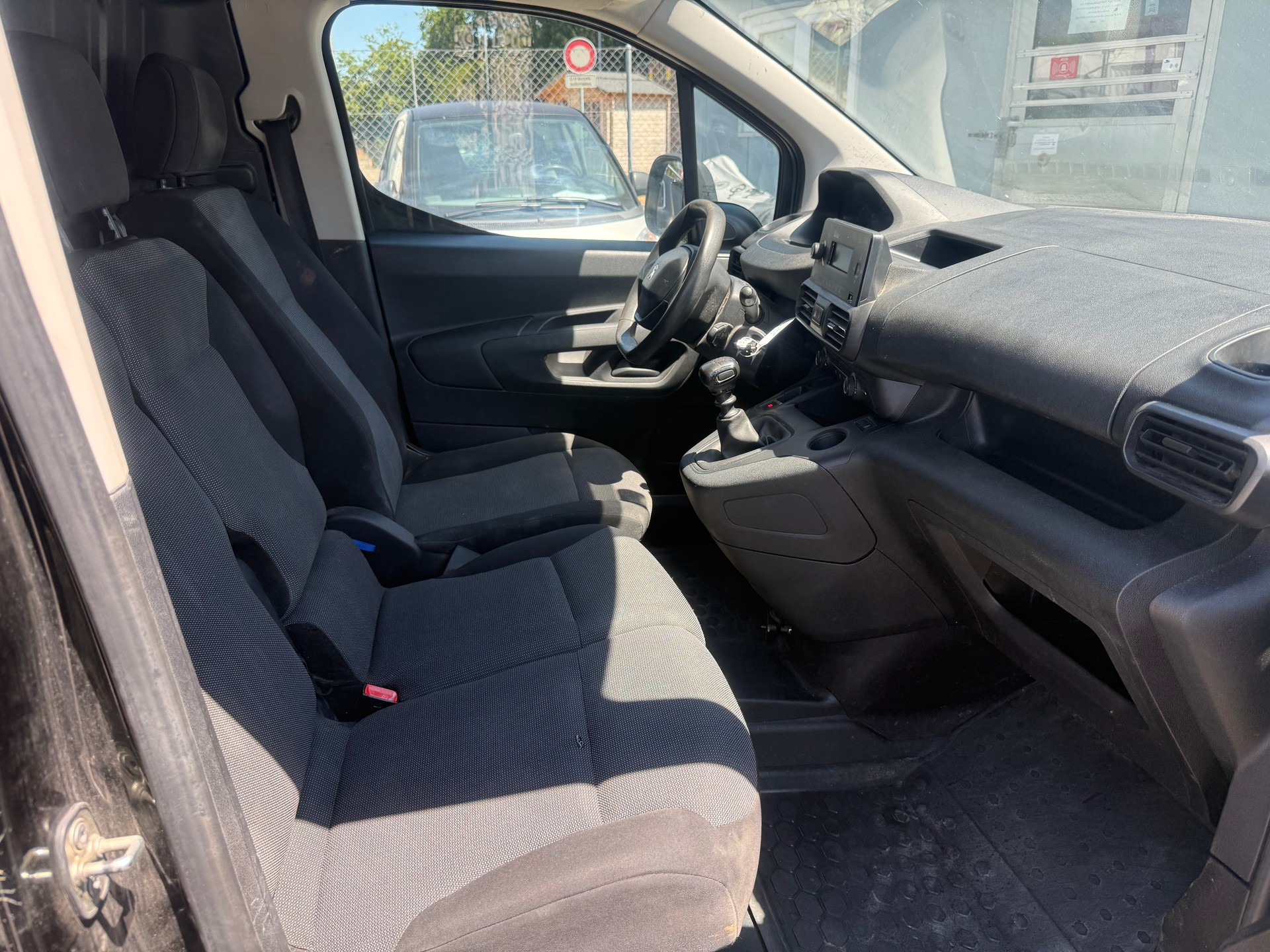 PEUGEOT Partner 1.2 Pure Tech s/s Premium 650kg-image-7