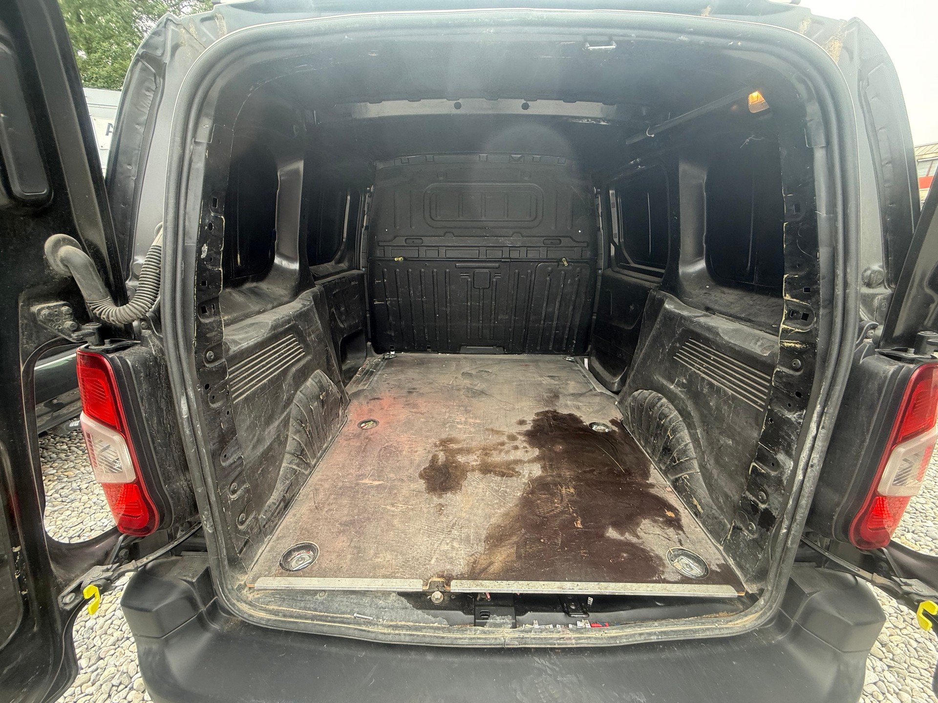 PEUGEOT Partner 1.2 Pure Tech s/s Premium 650kg-image-9