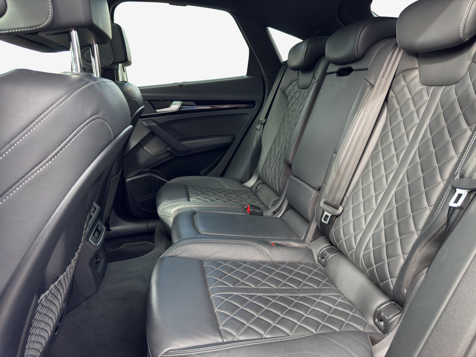 AUDI Q5 Sportback 45 TFSI S line quattro S-tronic-image-11
