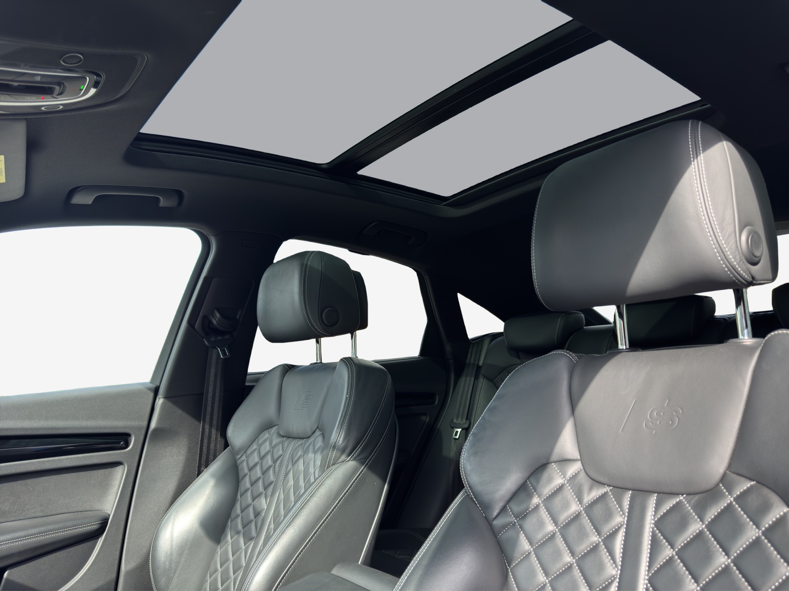 AUDI Q5 Sportback 45 TFSI S line quattro S-tronic-image-15