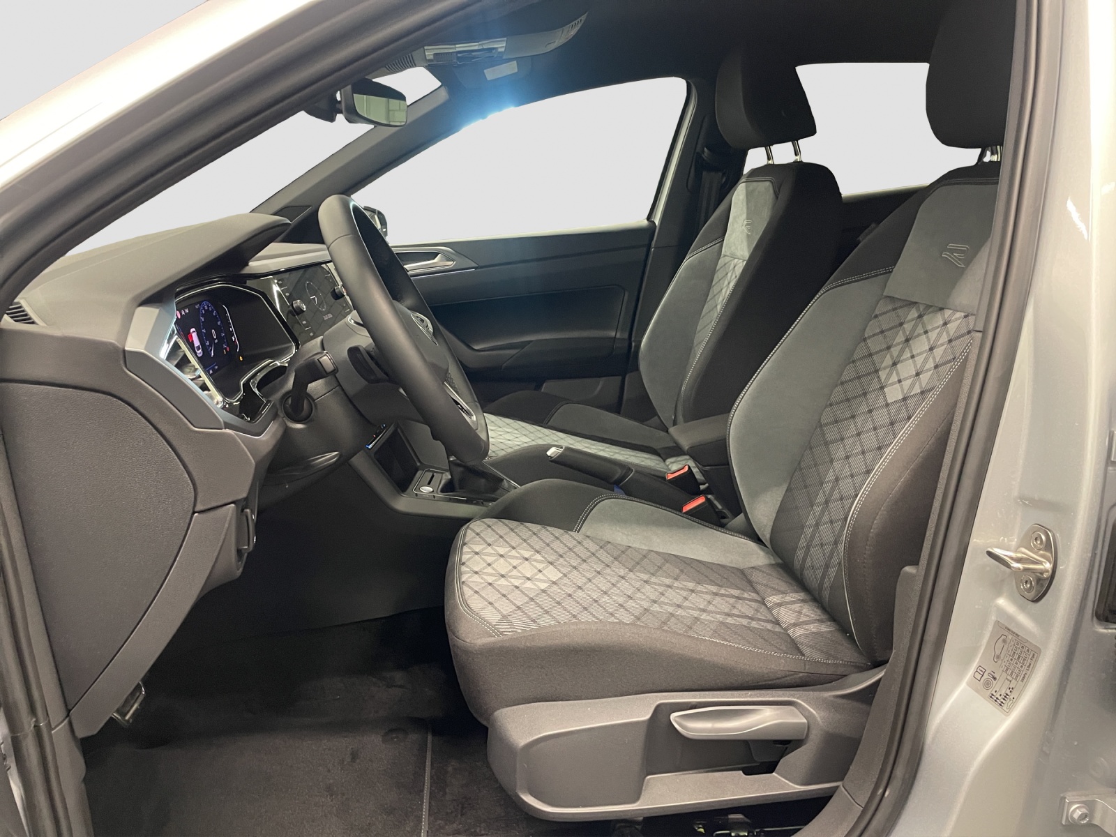 VW Polo 1.0 TSI R-Line United DSG-image-8