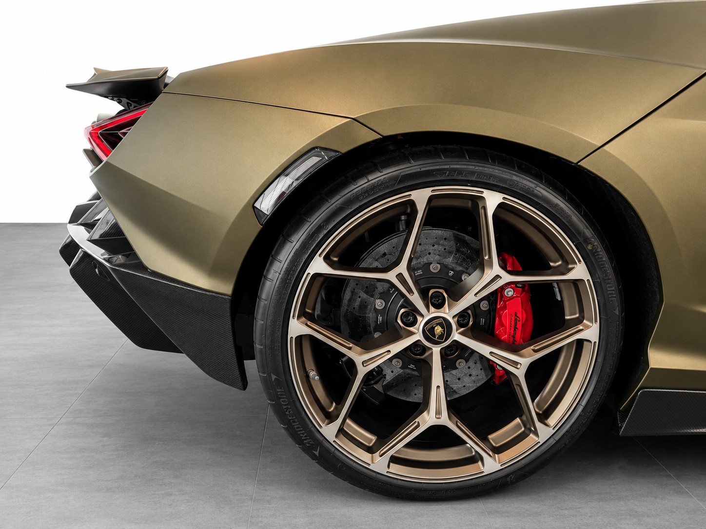 LAMBORGHINI REVUELTO-image-10