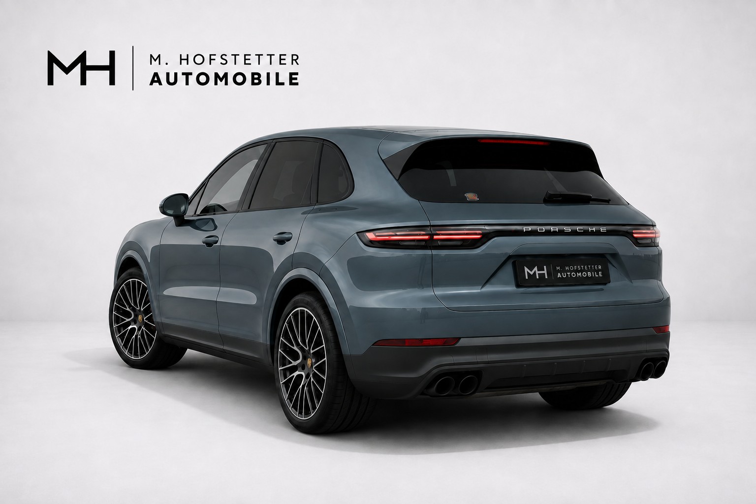 PORSCHE Cayenne Turbo-showroom-element-2