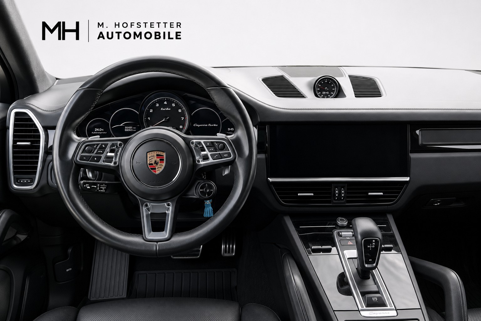 PORSCHE Cayenne Turbo-showroom-element-3