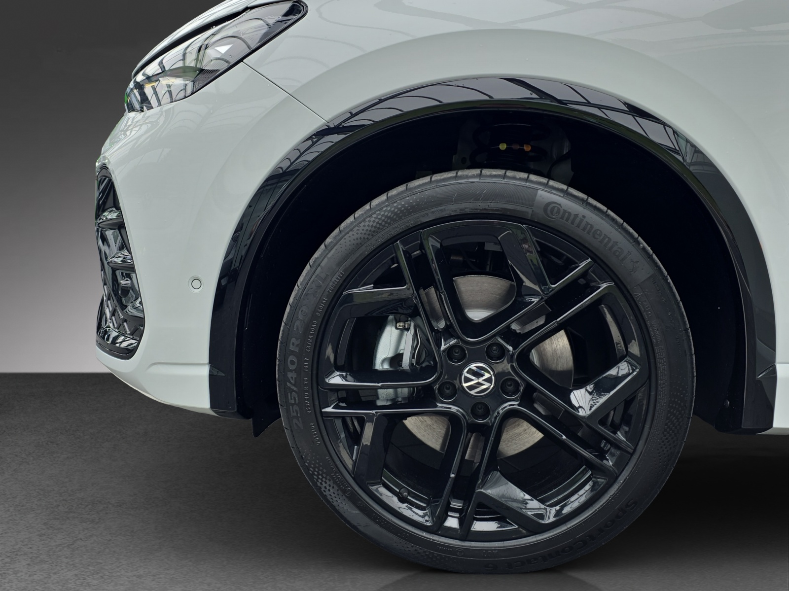 VW Tiguan 2.0 TSI DSG R-Line Plus 4Motion-image-11
