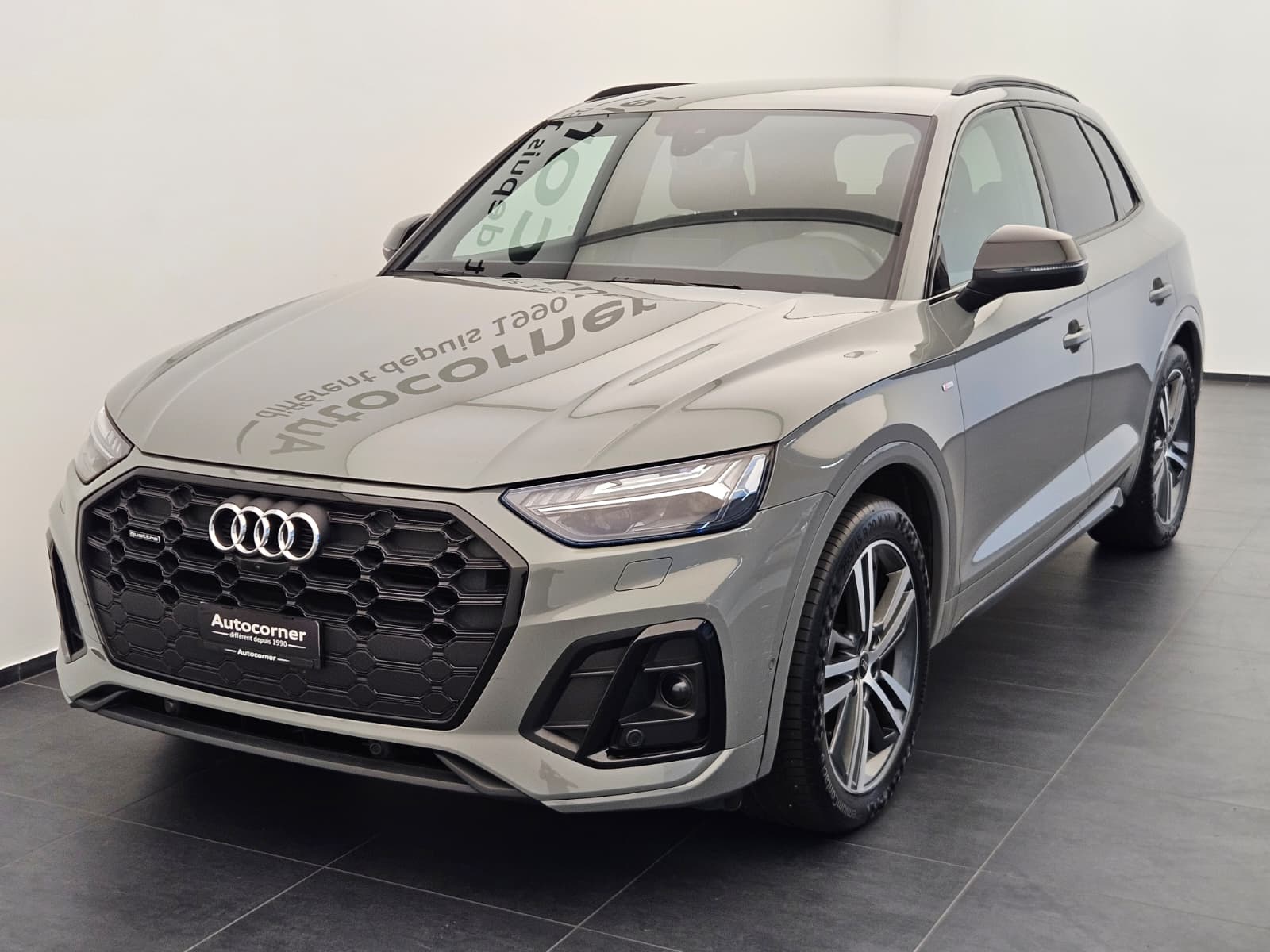 AUDI Q5 Sportback 45 TFSI S line quattro S-tronic-image-2