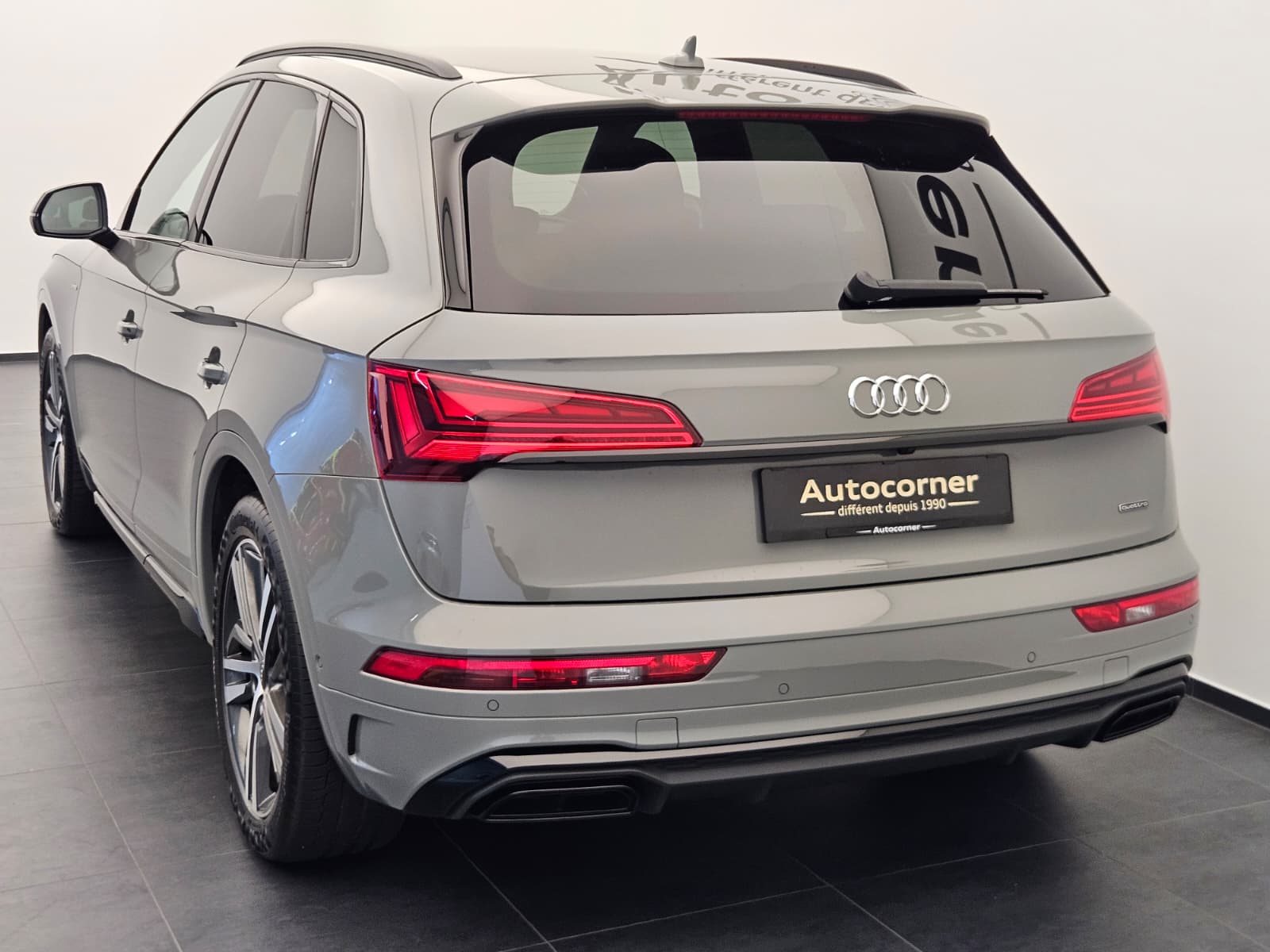 AUDI Q5 Sportback 45 TFSI S line quattro S-tronic-image-8