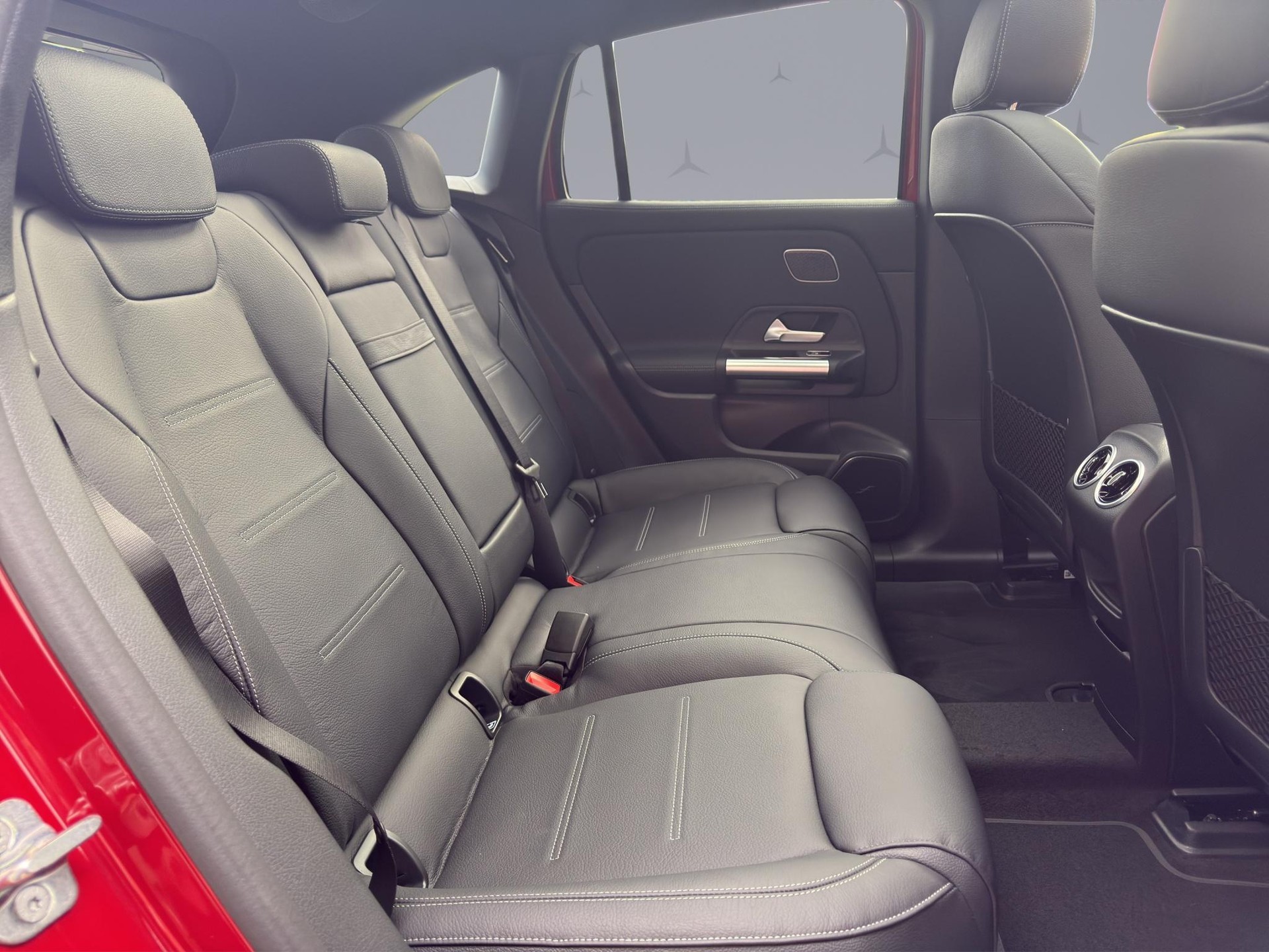 MERCEDES-BENZ EQA 300 Excellence AMG Line 4matic-image-17