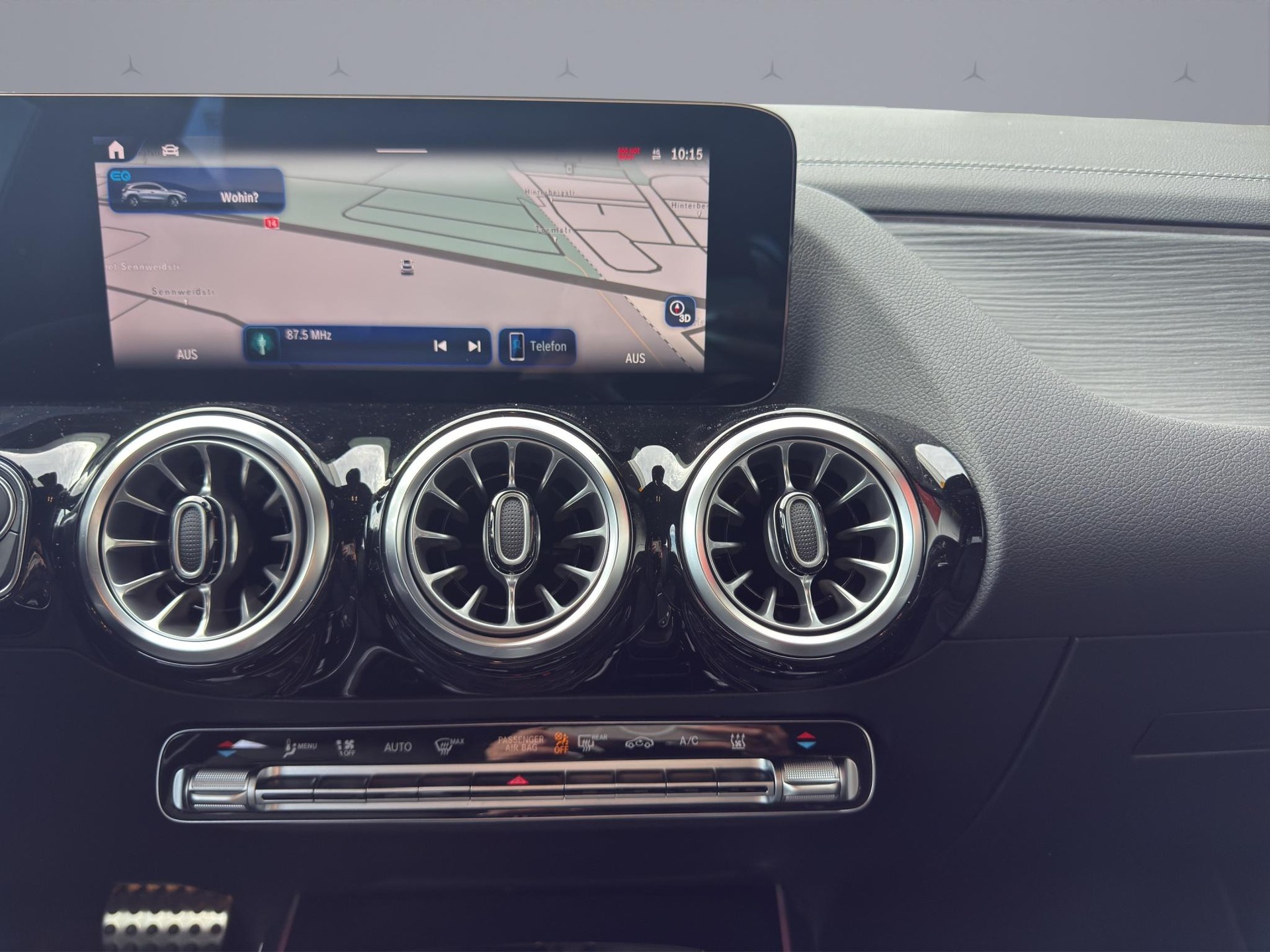 MERCEDES-BENZ EQA 300 Excellence AMG Line 4matic-image-15