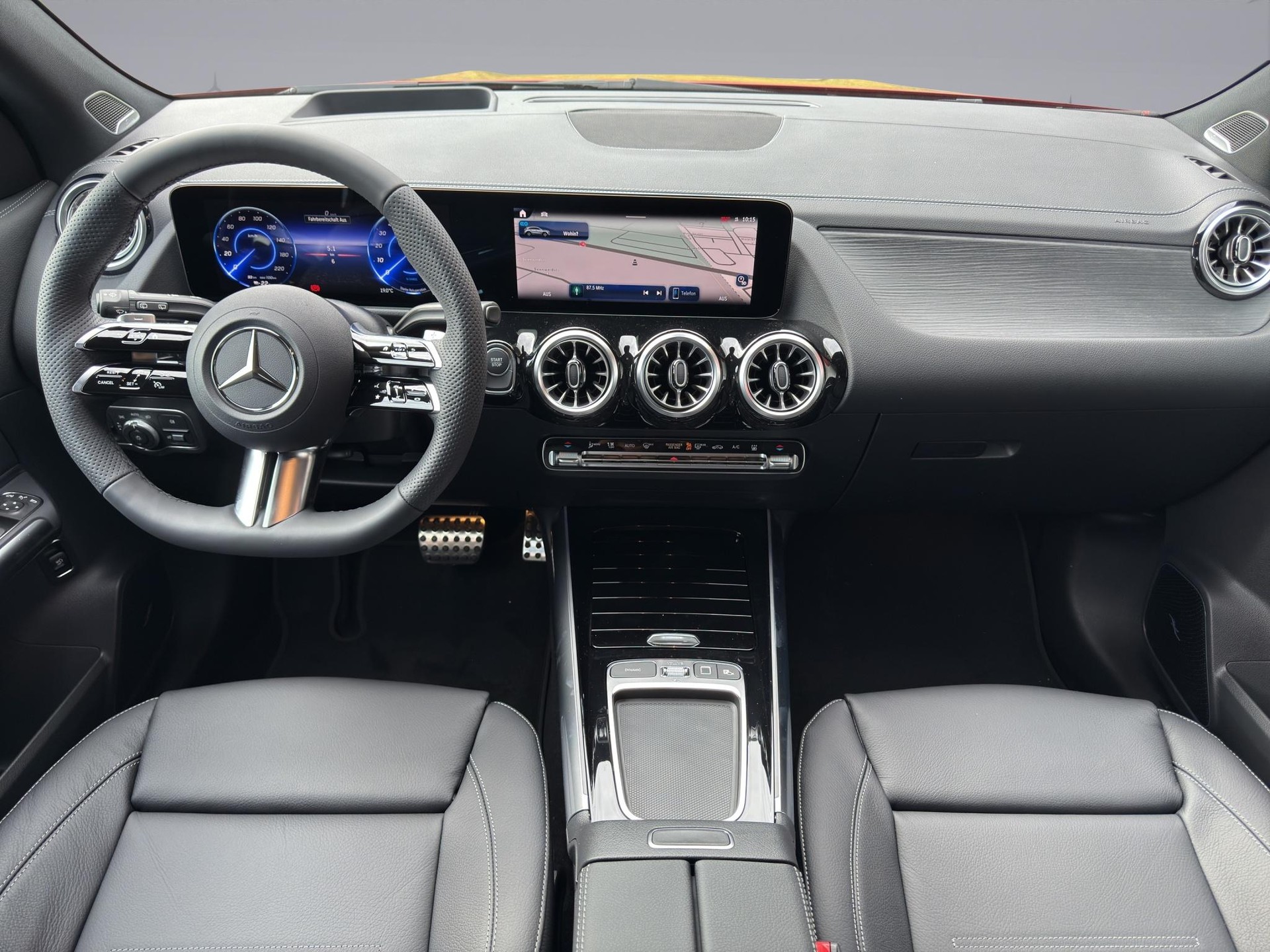 MERCEDES-BENZ EQA 300 Excellence AMG Line 4matic-image-13