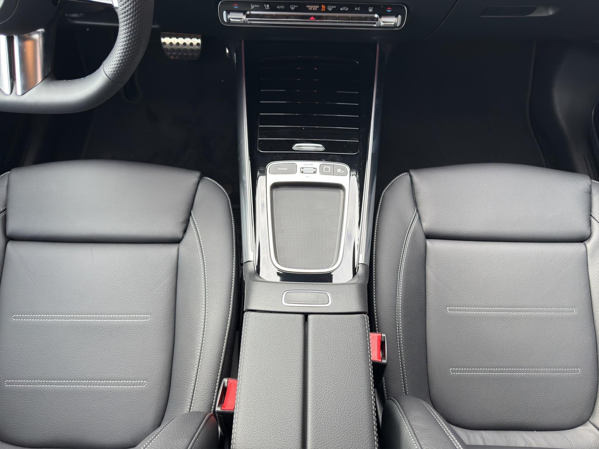 MERCEDES-BENZ EQA 300 Excellence AMG Line 4matic-image-14