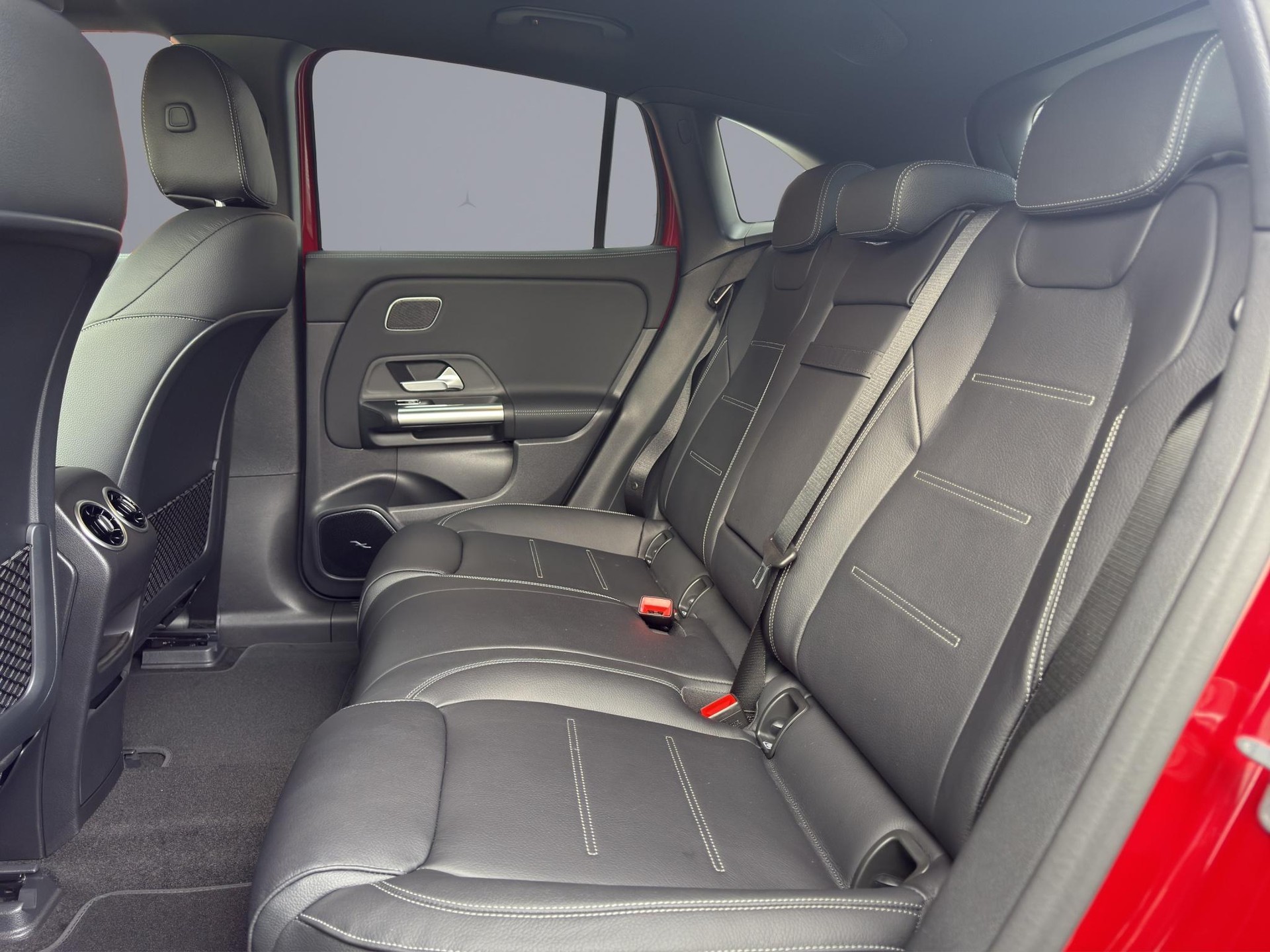 MERCEDES-BENZ EQA 300 Excellence AMG Line 4matic-image-12