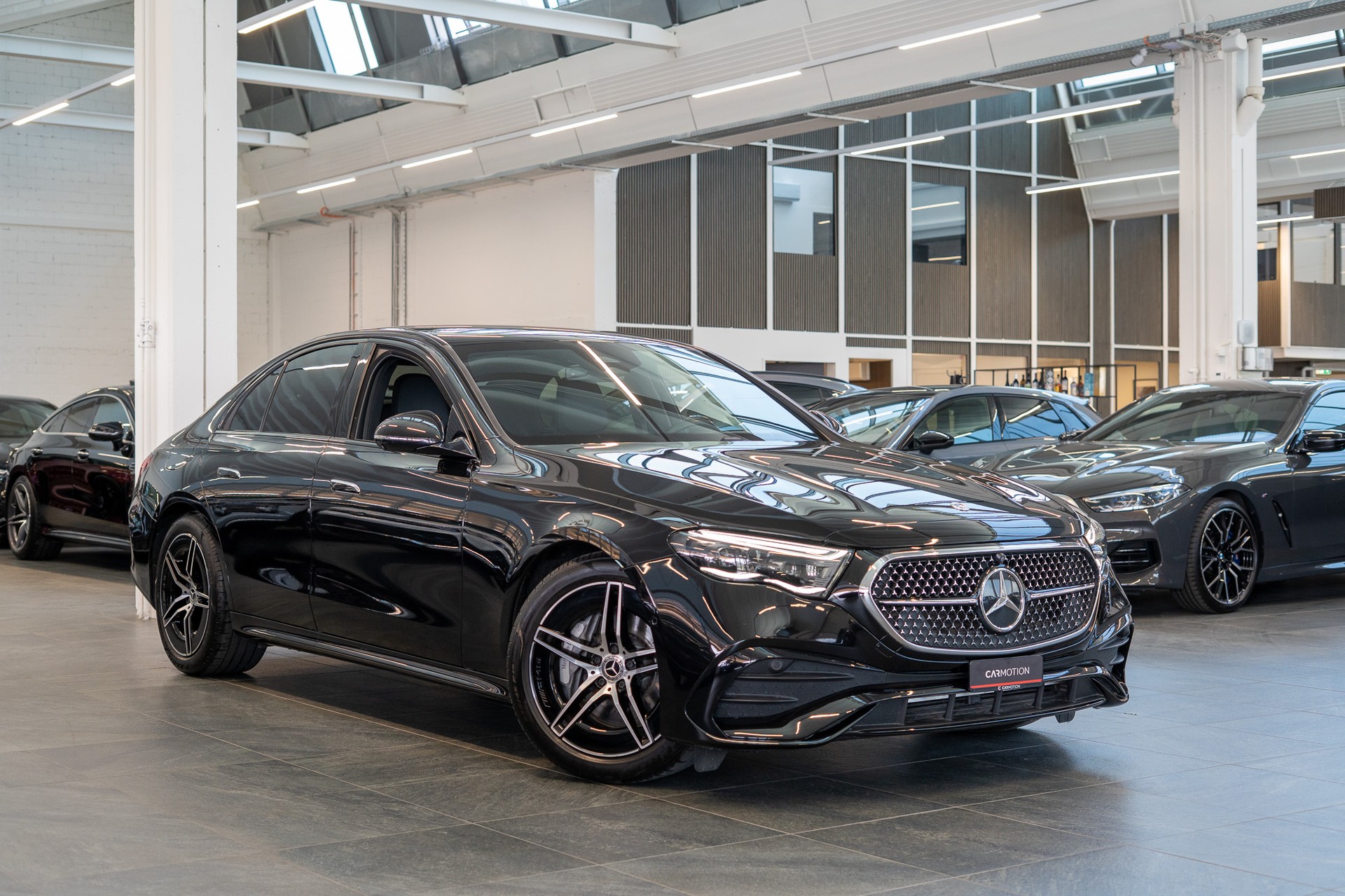 MERCEDES-BENZ E 220 d AMG Line / MBUX Superscreen / Burmester / El. Sitze-showroom-element-2