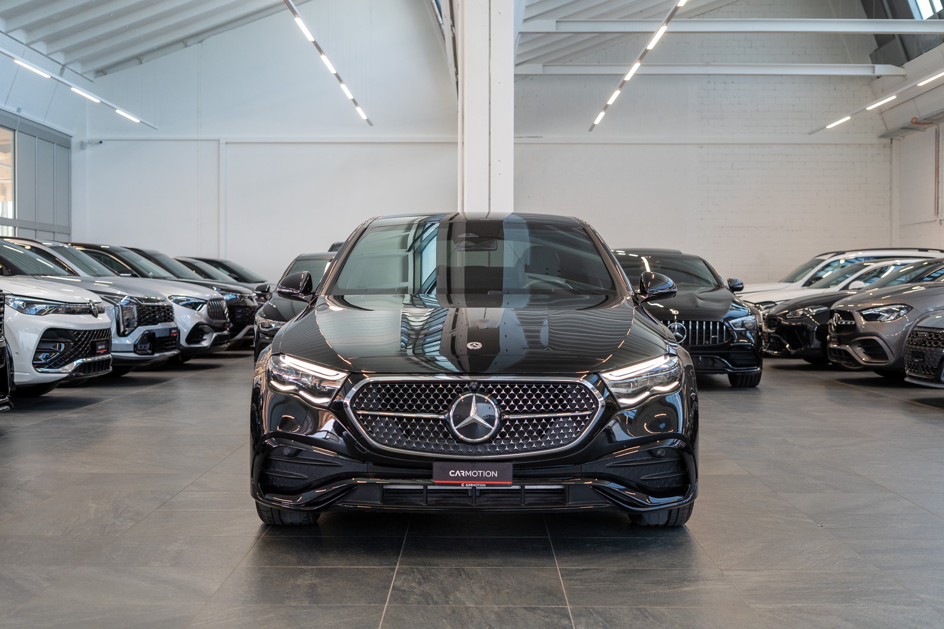 MERCEDES-BENZ E 220 d AMG Line / MBUX Superscreen / Burmester / El. Sitze-showroom-element-1