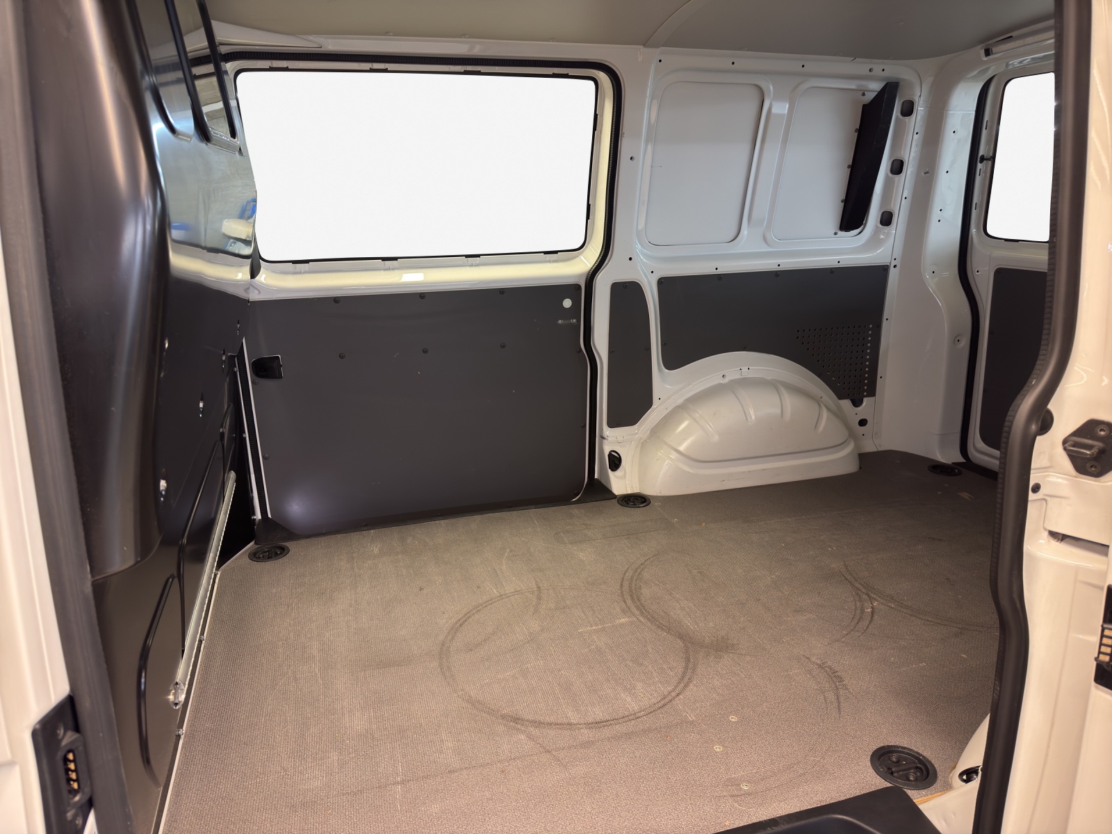 VW T6.1 2.0 TDI-image-11