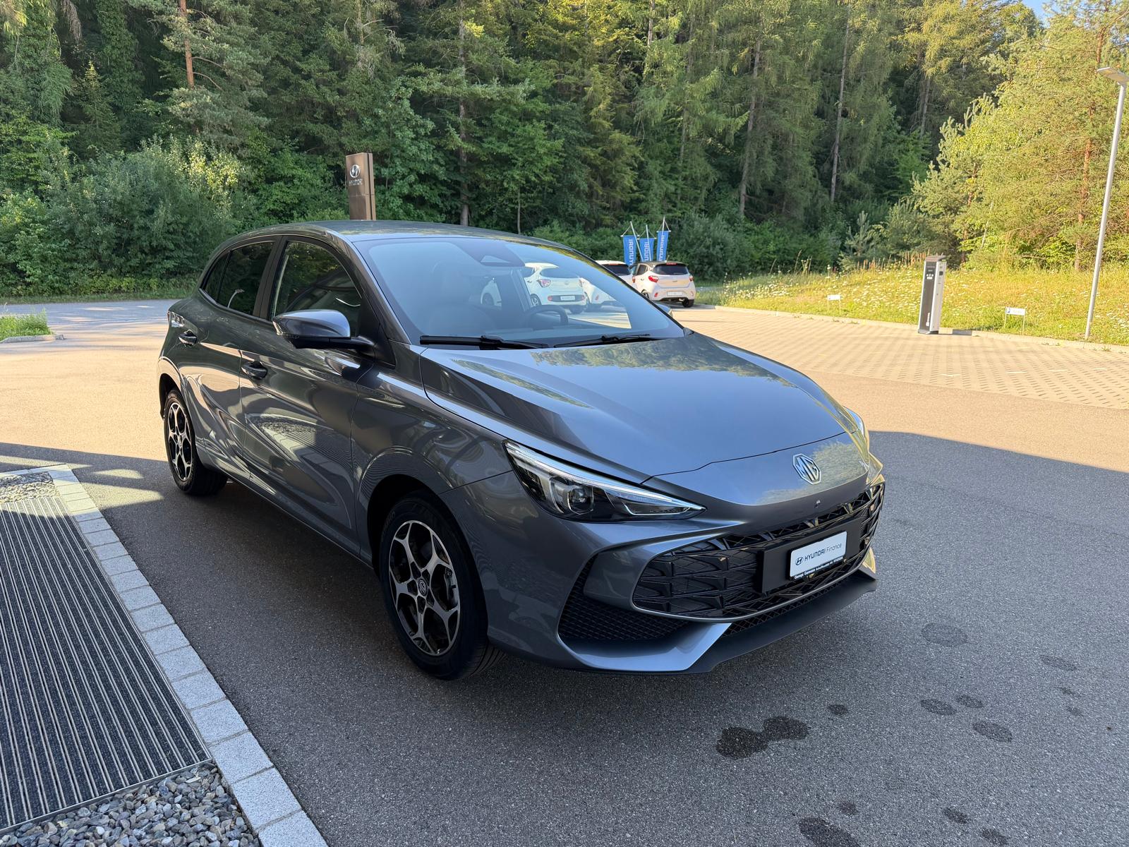 MG 3 1.5 Hybrid Luxury Aut.-image-3