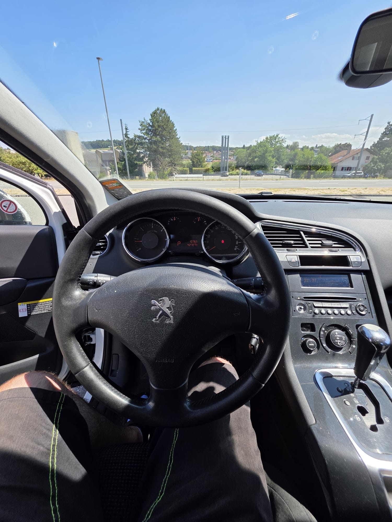 PEUGEOT 5008 2.0 HDI Allure Tiptronic-image-5