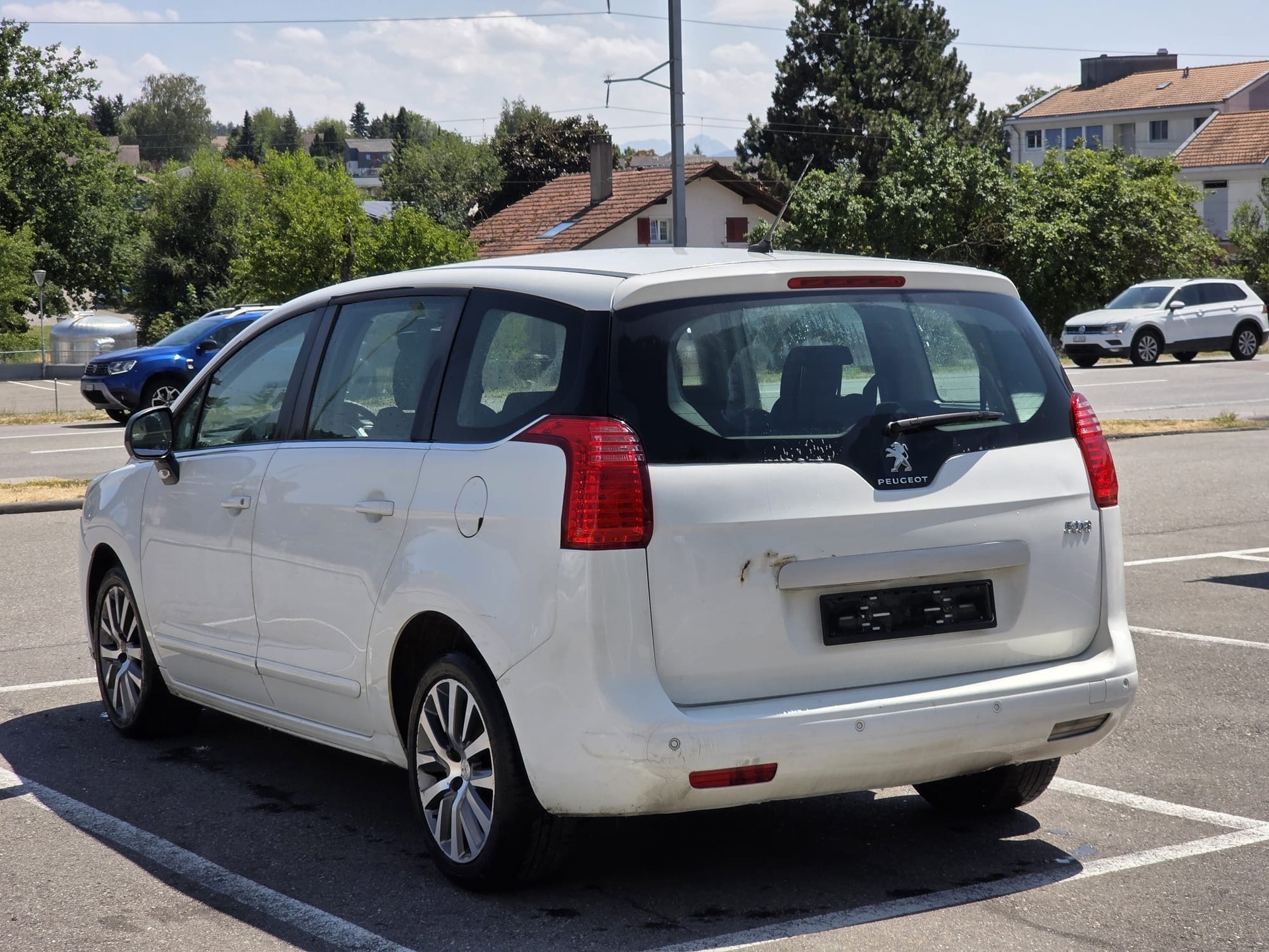 PEUGEOT 5008 2.0 HDI Allure Tiptronic-image-3