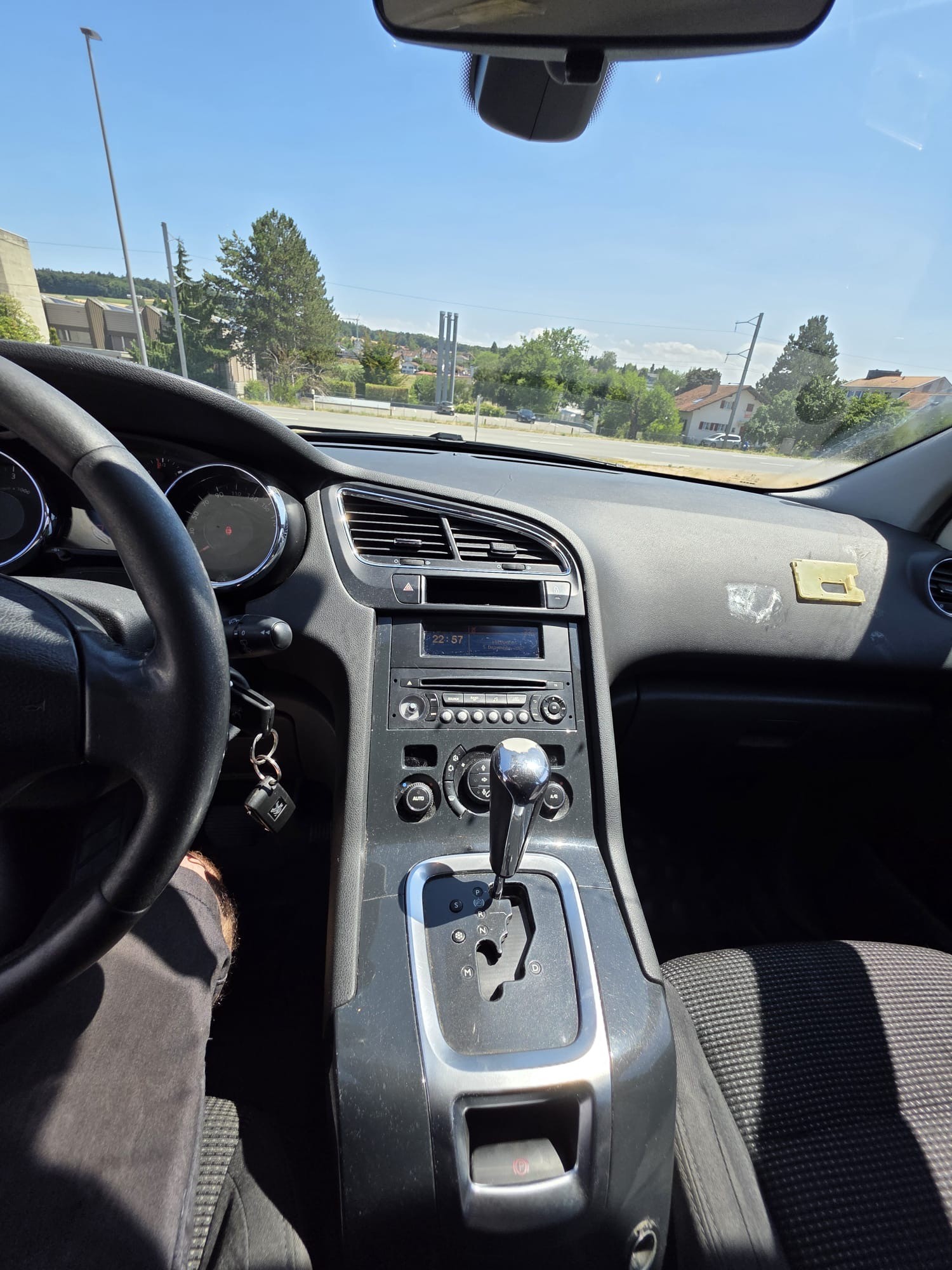 PEUGEOT 5008 2.0 HDI Allure Tiptronic-image-4